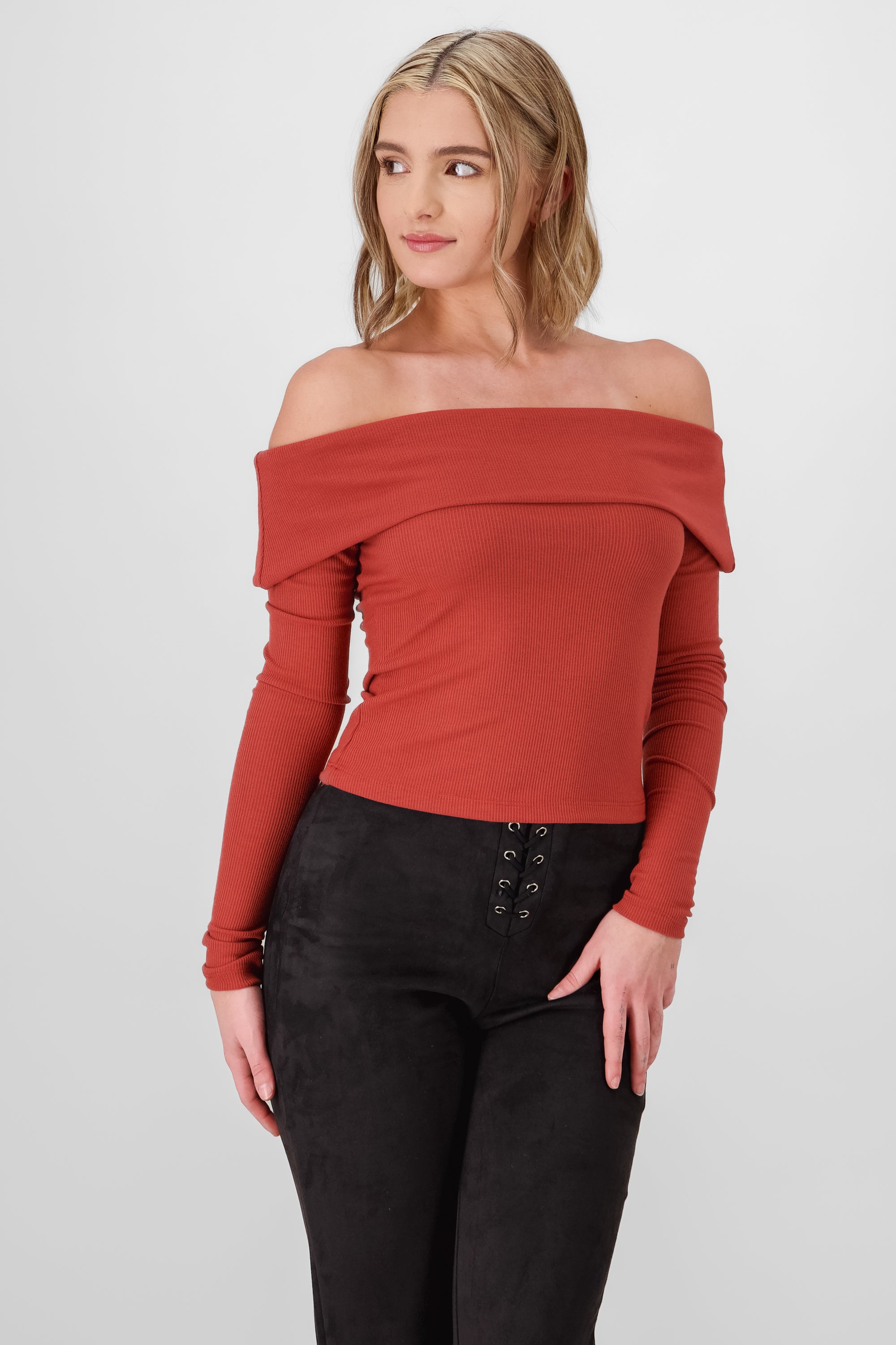 Top rib manga larga off shoulder LADRILLO