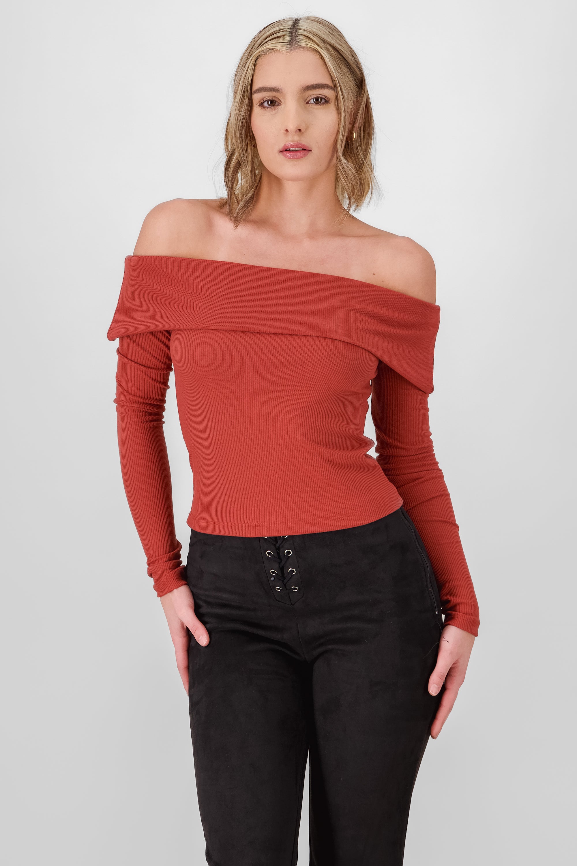 Top rib manga larga off shoulder LADRILLO