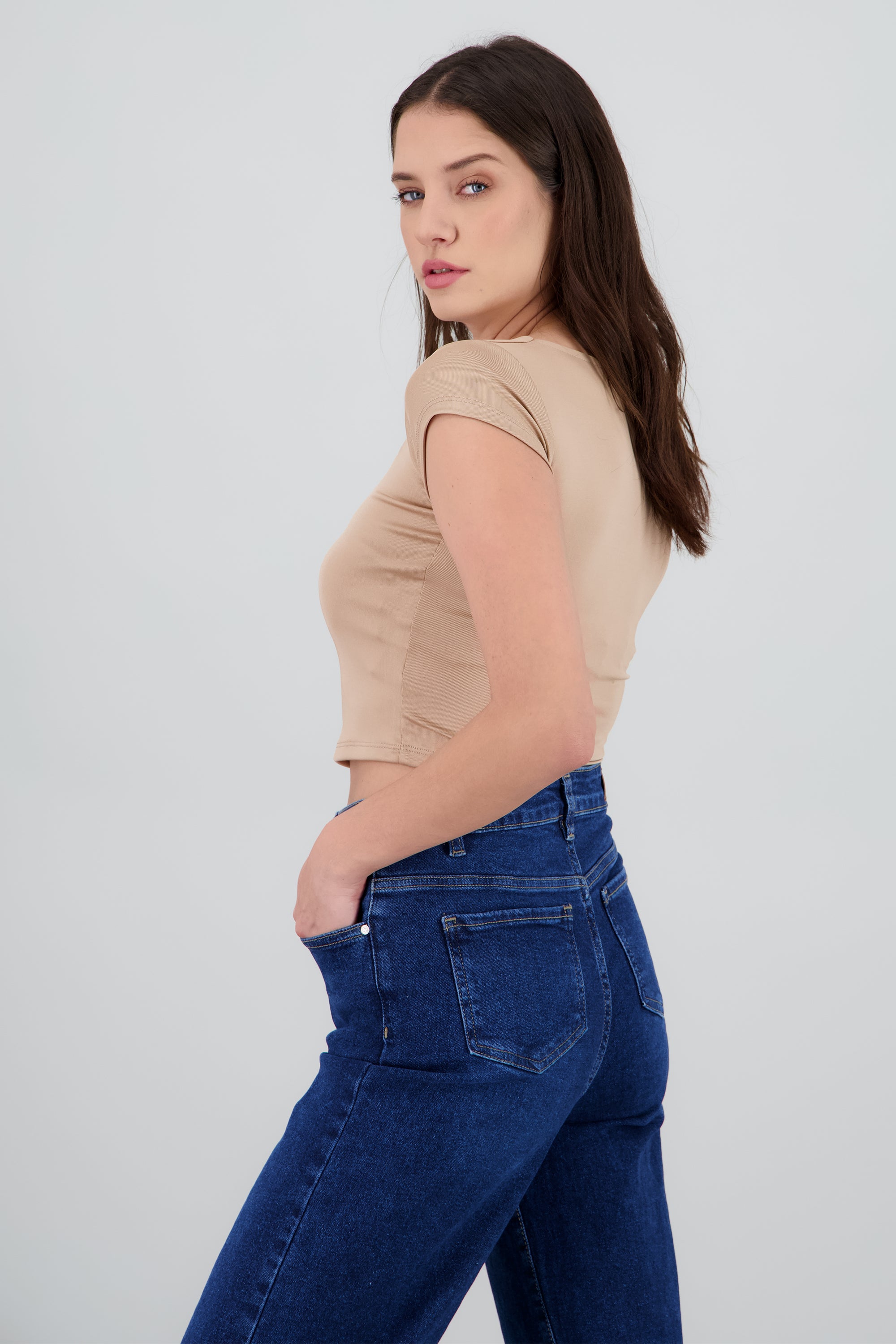 Top liso escote cuadrado manga corta TAN