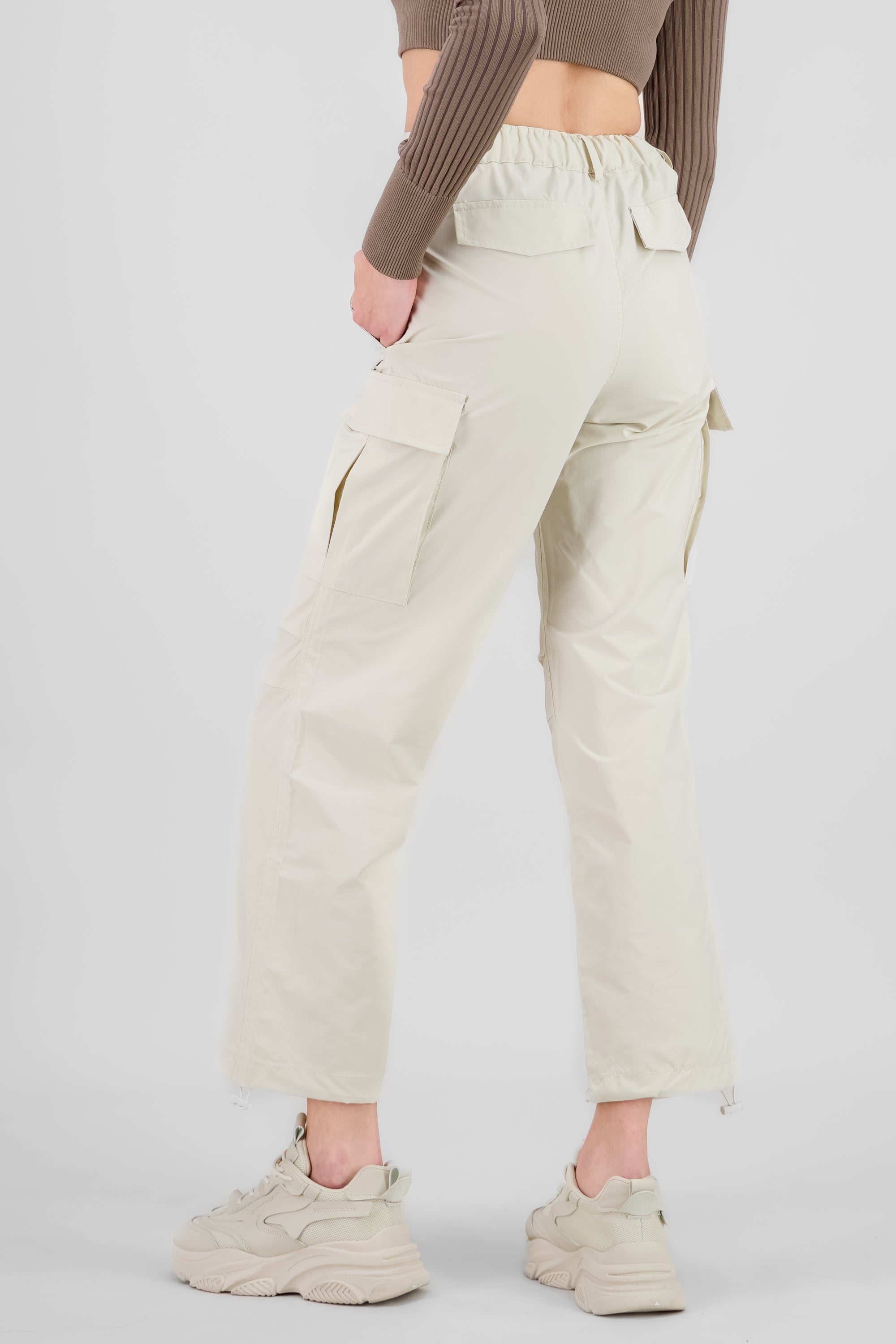 Pantalon parachute liso CREMA