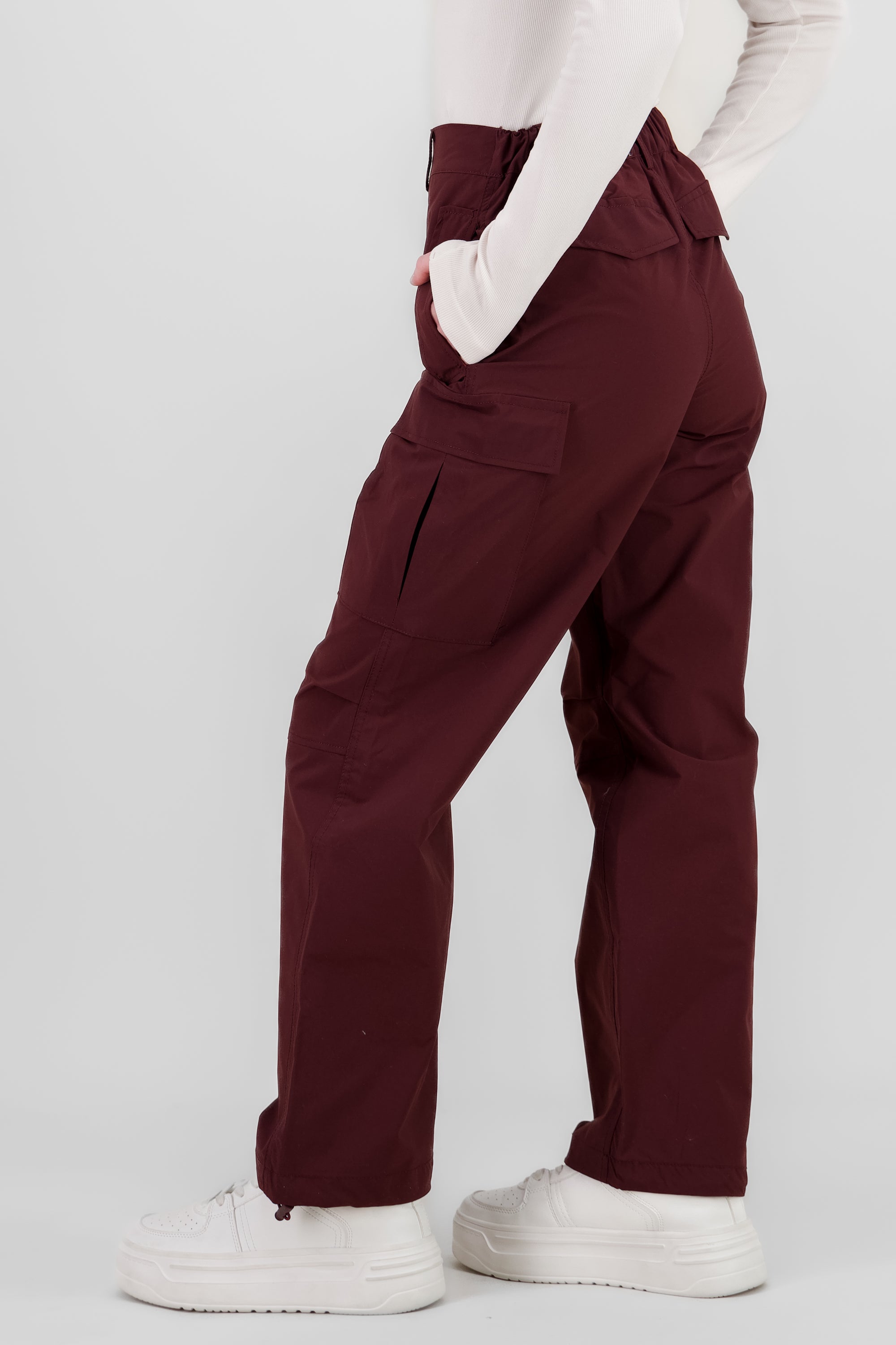 Pantalon parachute liso CIRUELA