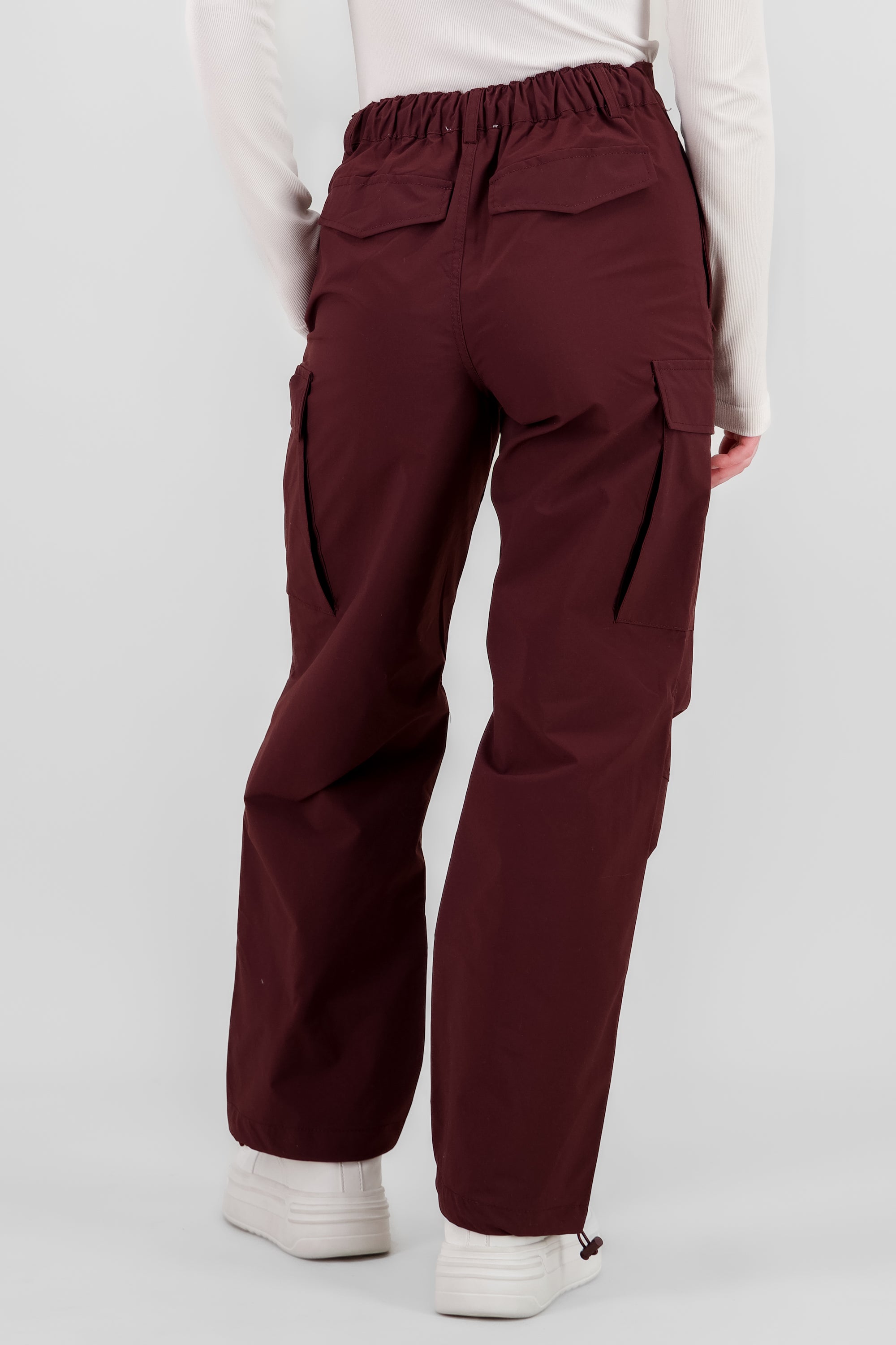 Pantalon parachute liso CIRUELA