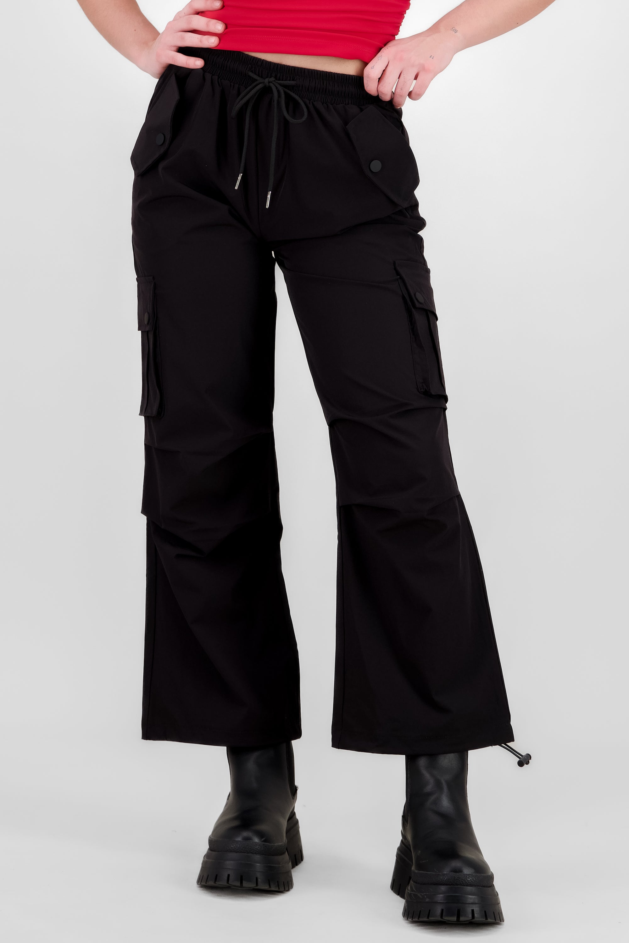 Pantalon cargo parachute NEGRO