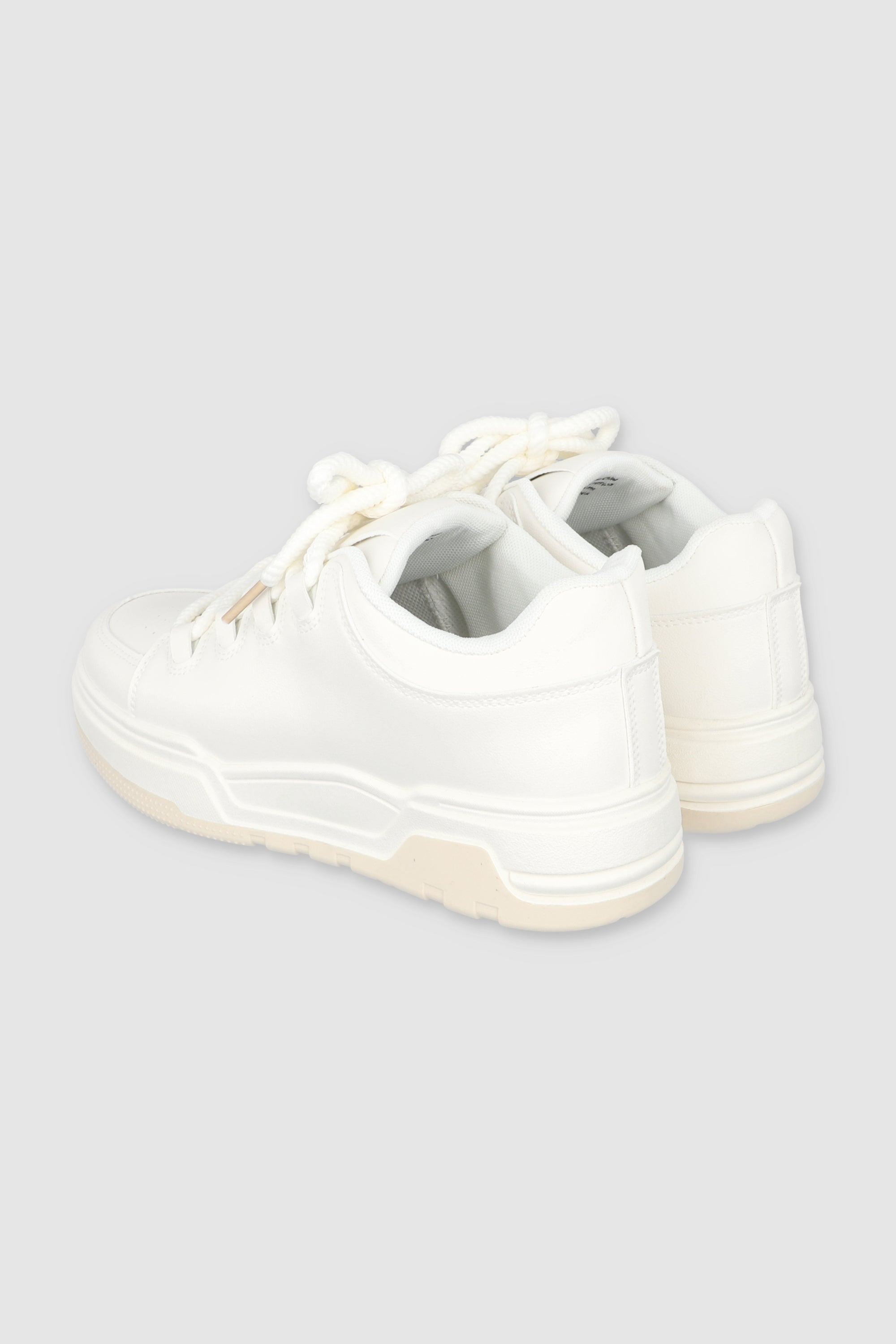 Tenis skater contrastes agujeta chunky BLANCO