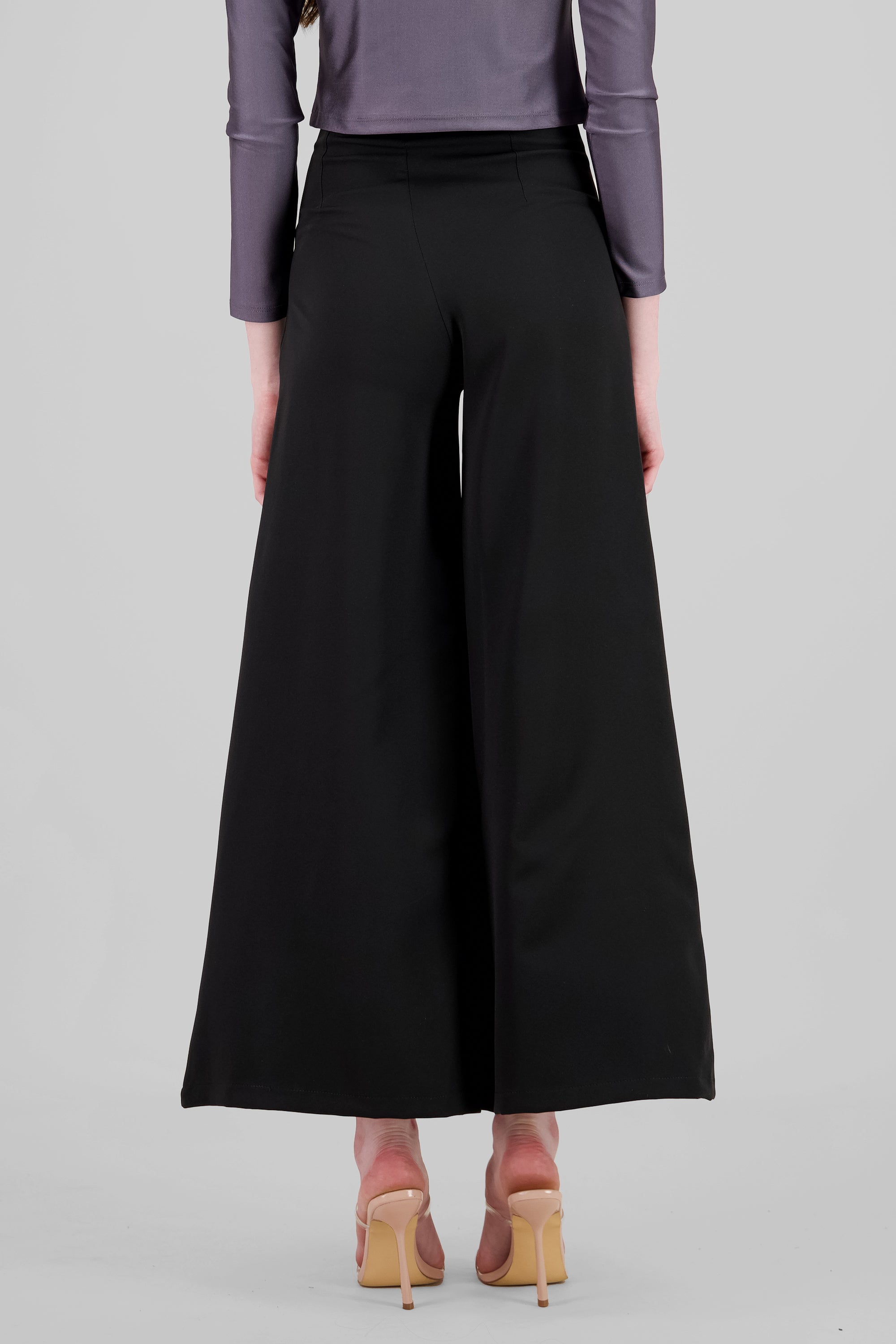 Pantalon amplio liso detalle pinza NEGRO