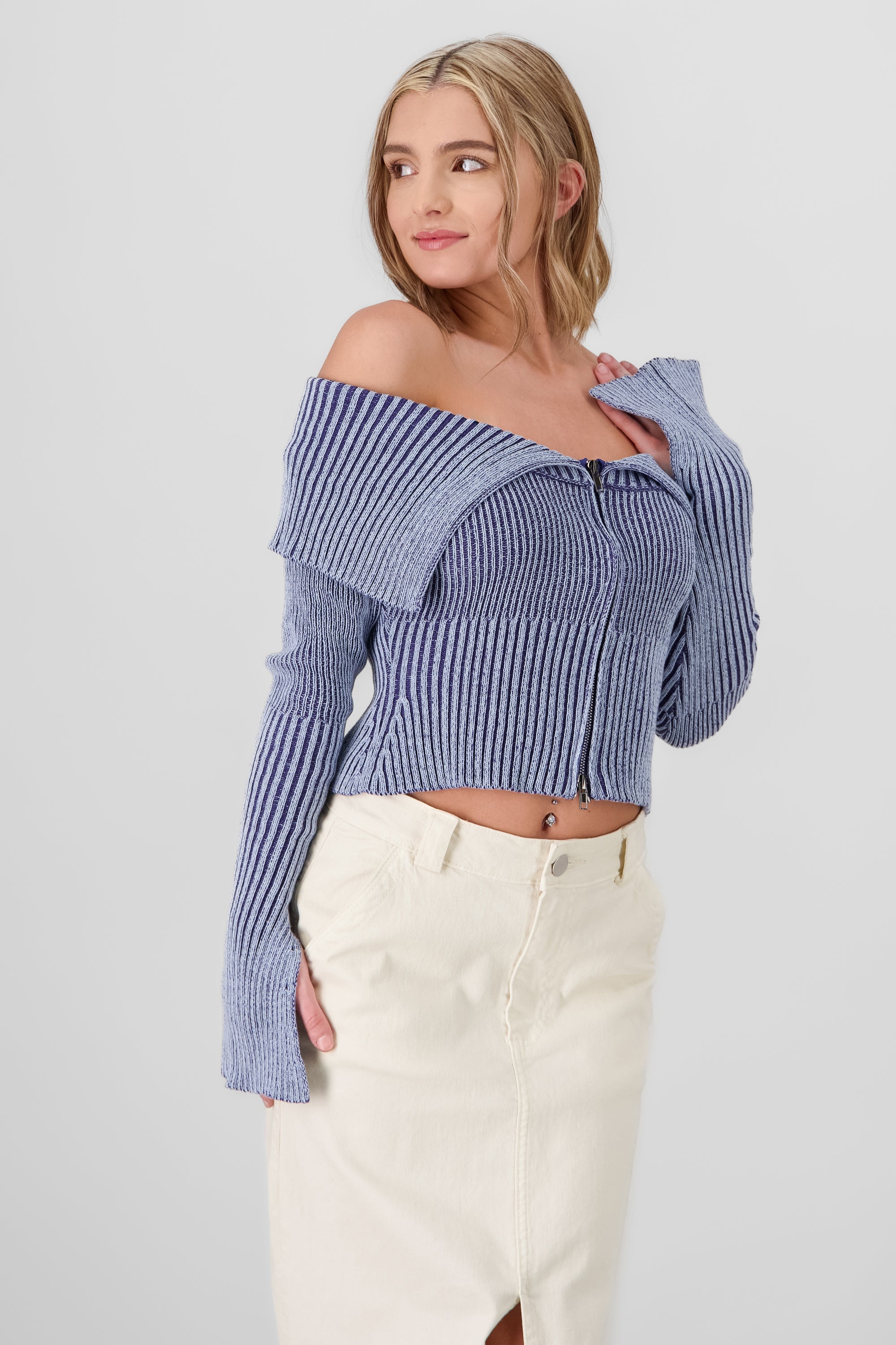 Sueter off shoulder con cierre Hypsters AZUL