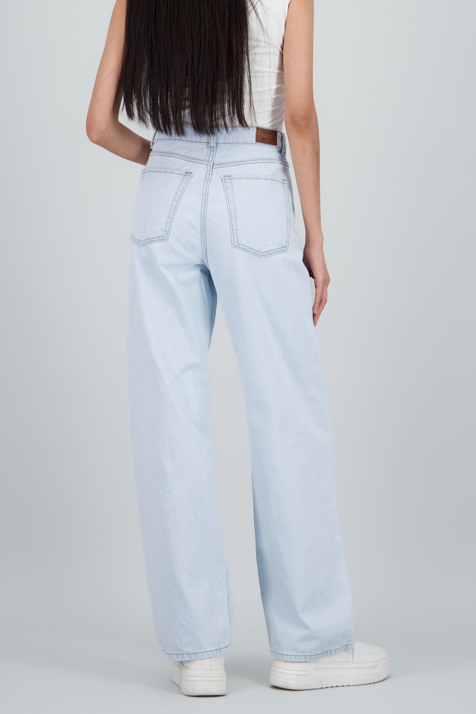 Jeans straight con corazones SUPER BLEACHED