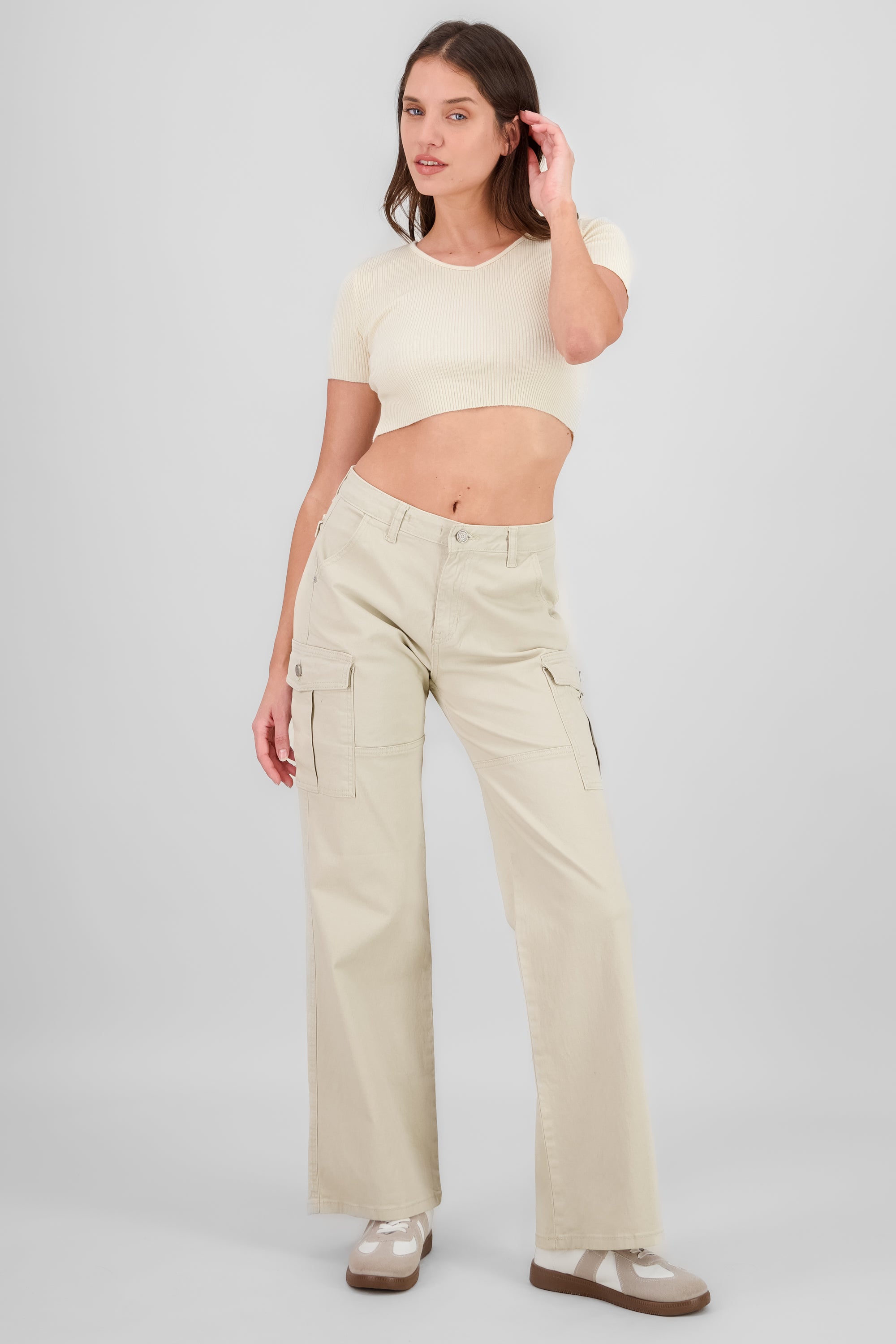 Jeans cargo wide leg bolsillos HUESO