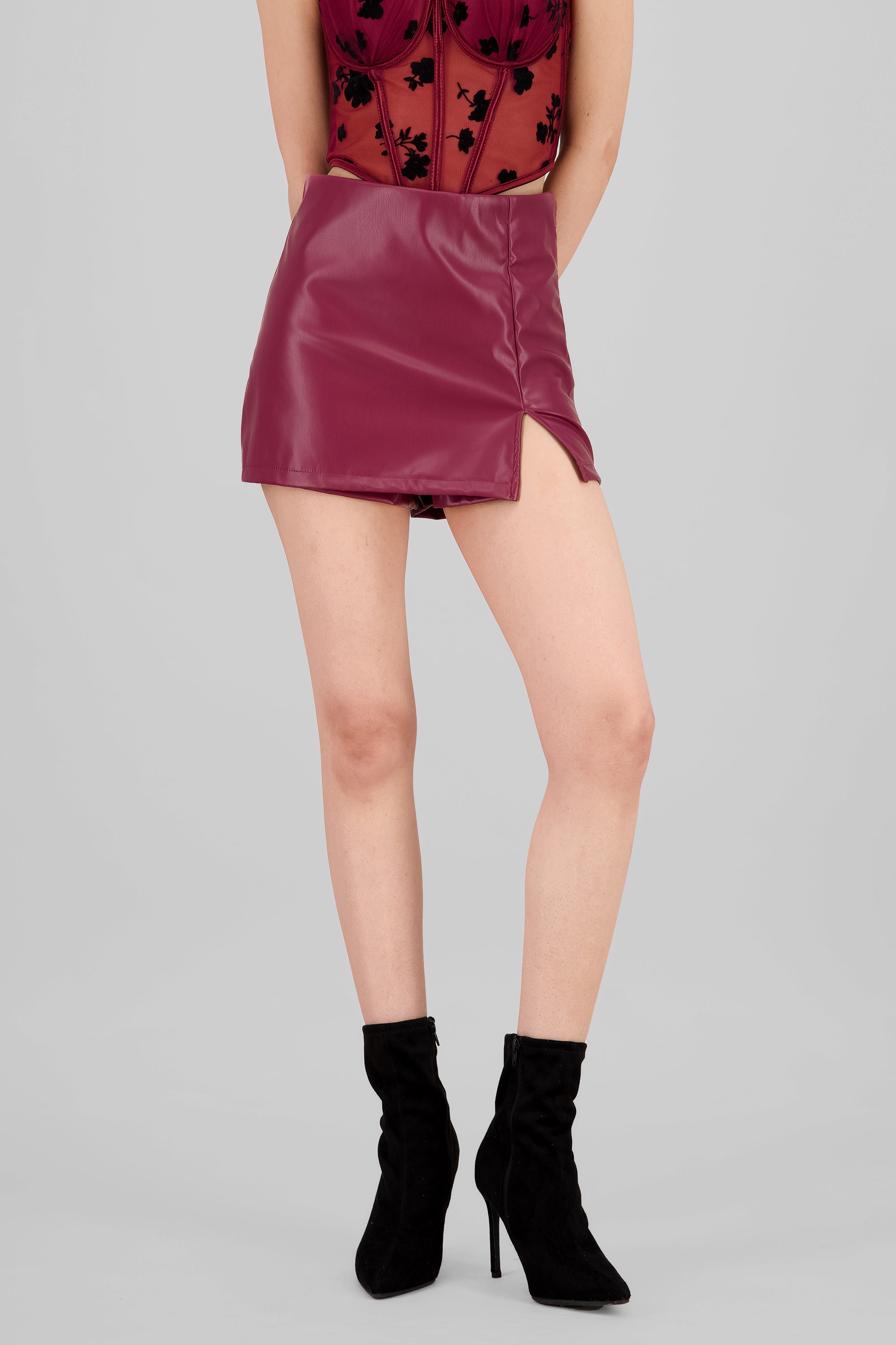 Falda short PU mini VINO