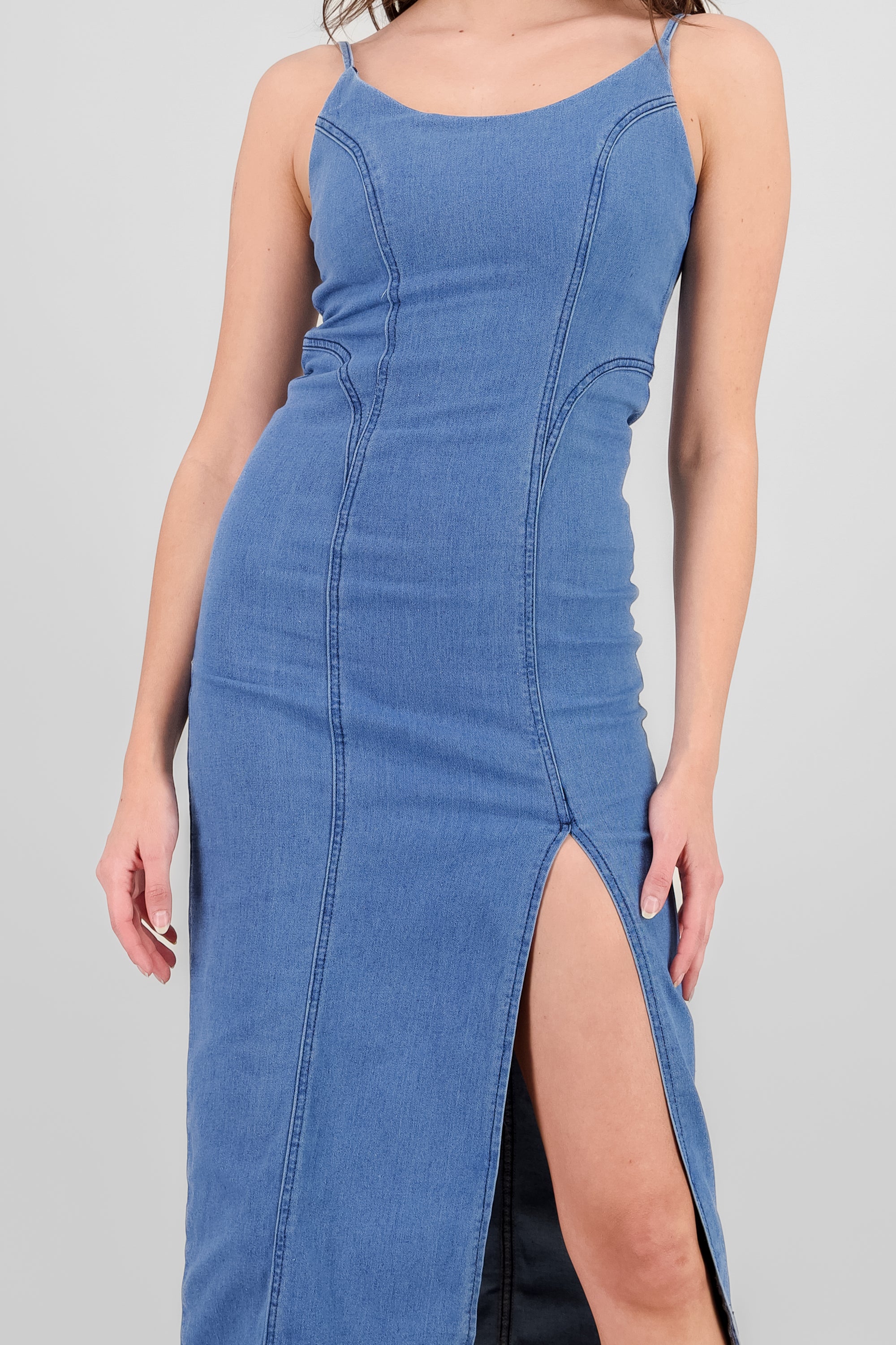 Vestido mmidi con copas MEDIUM WASH