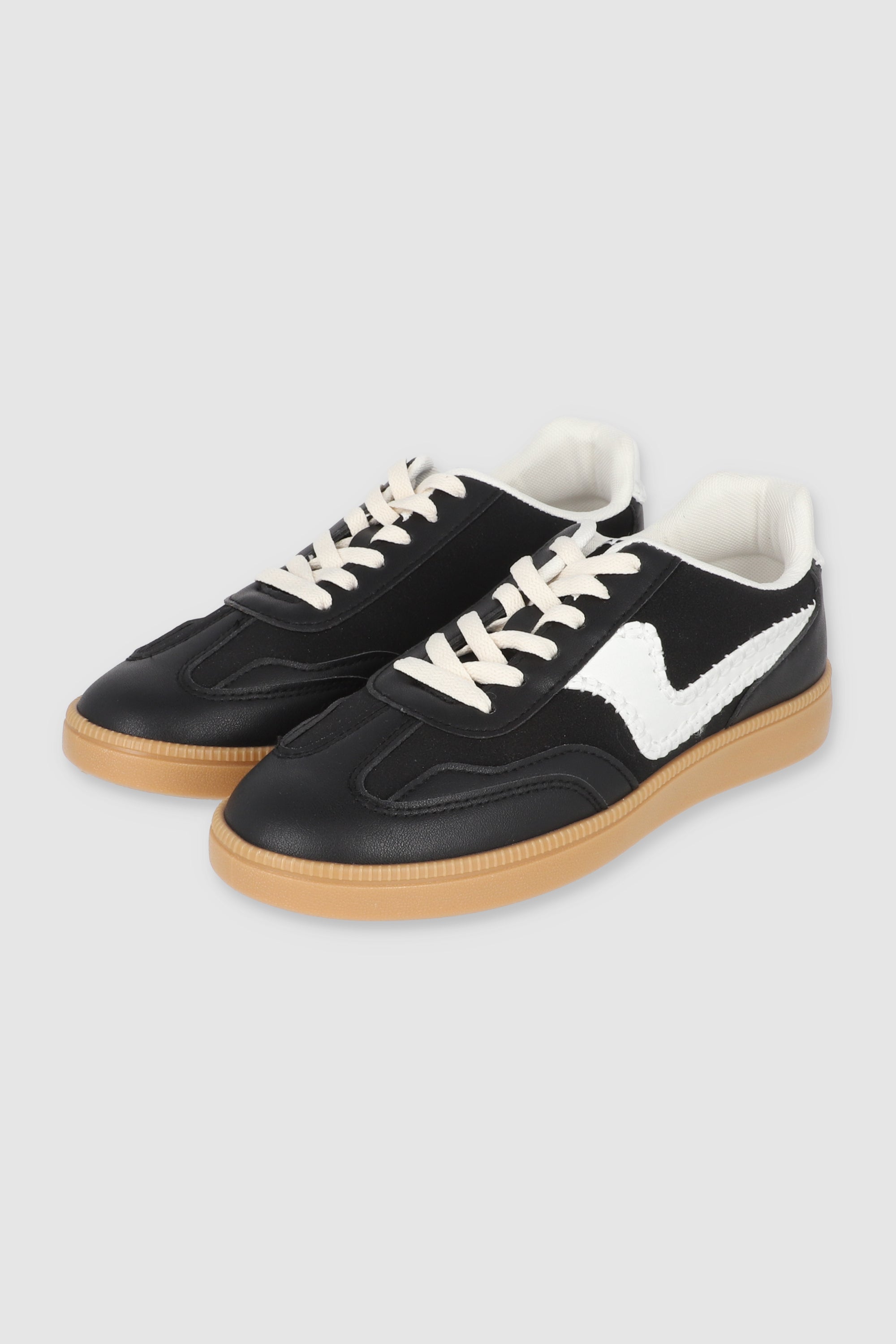 Tenis casual bordado lateral NEGRO