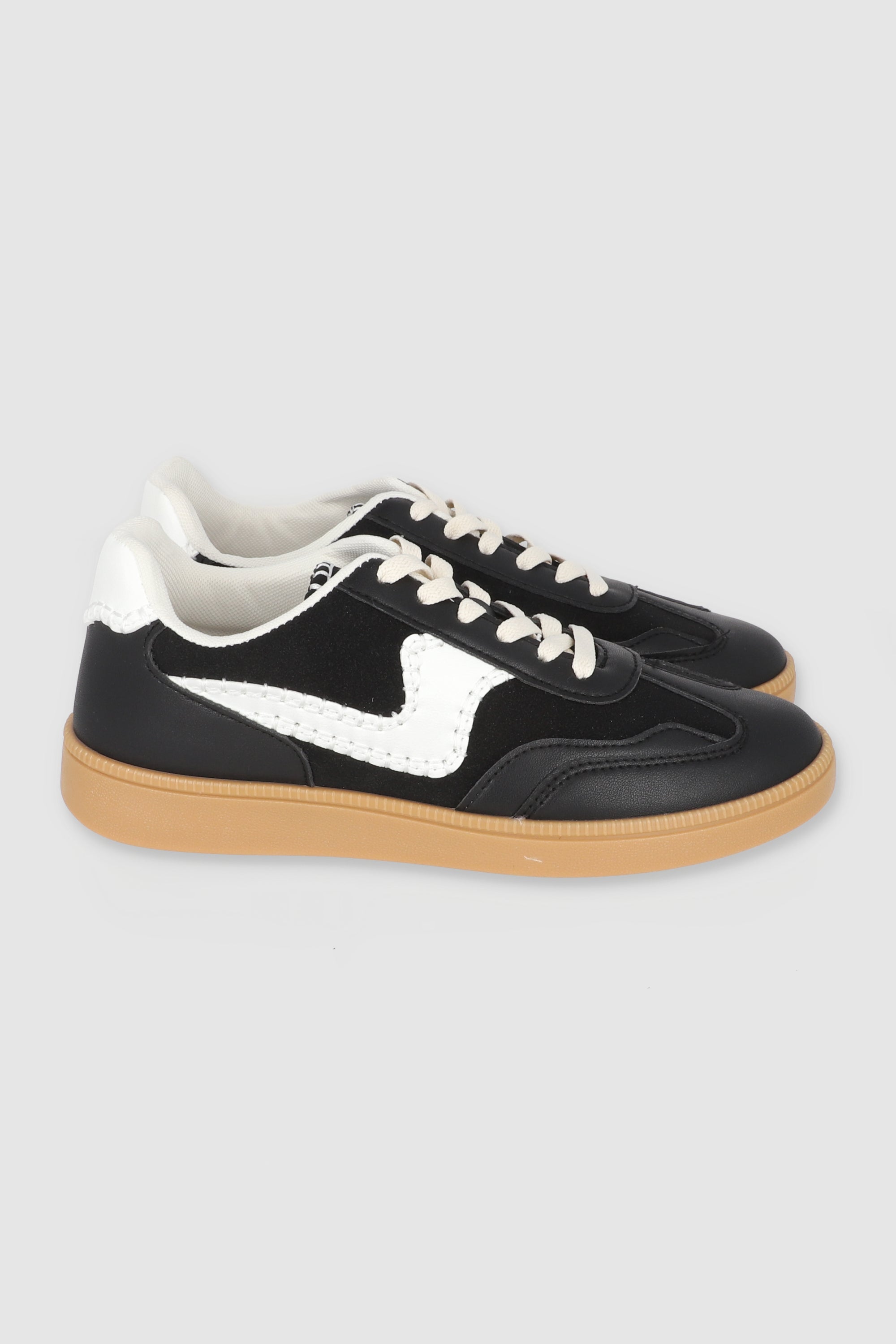 Tenis casual bordado lateral NEGRO