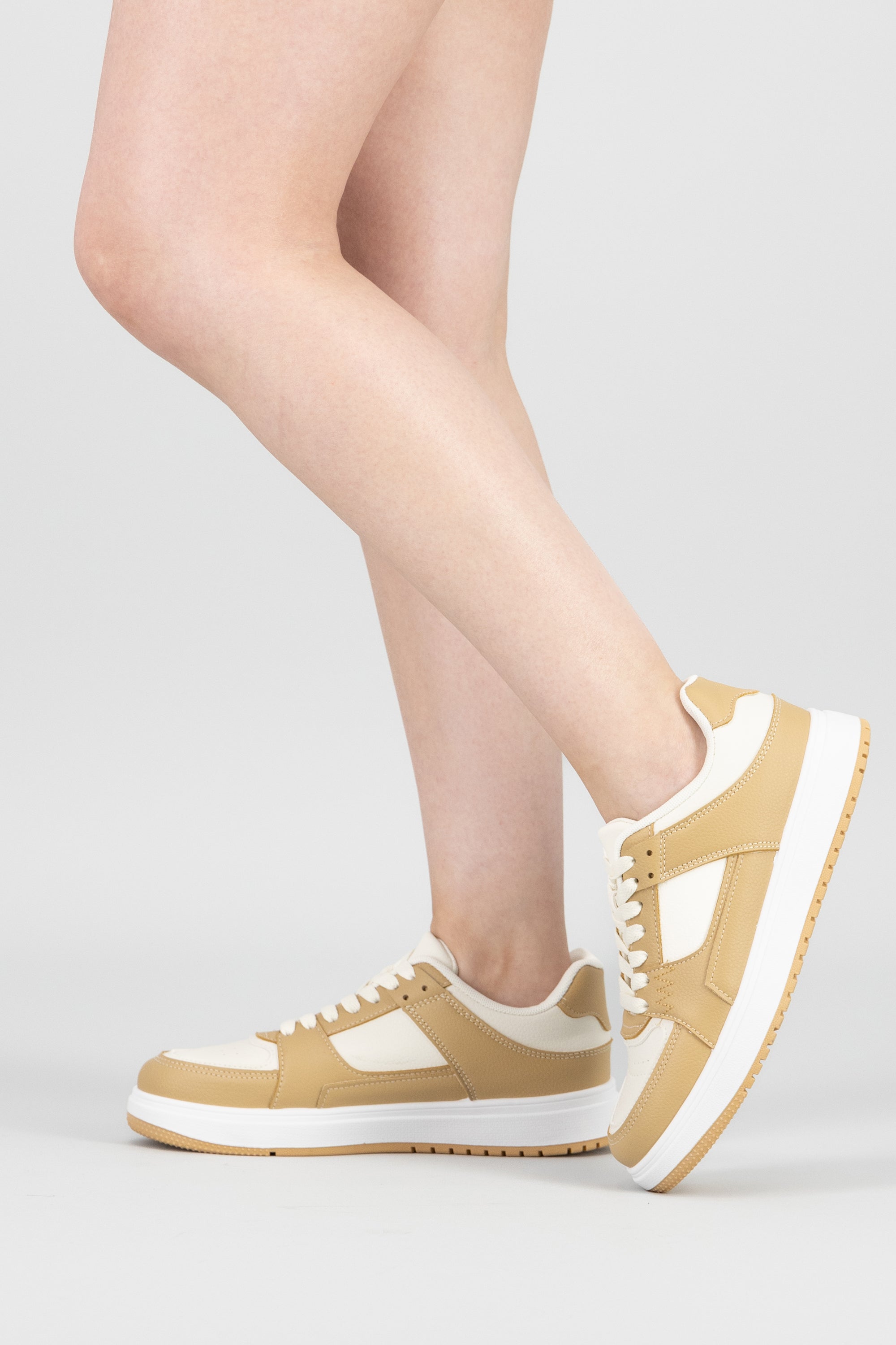 Tenis casual contraste materiales BEIGE