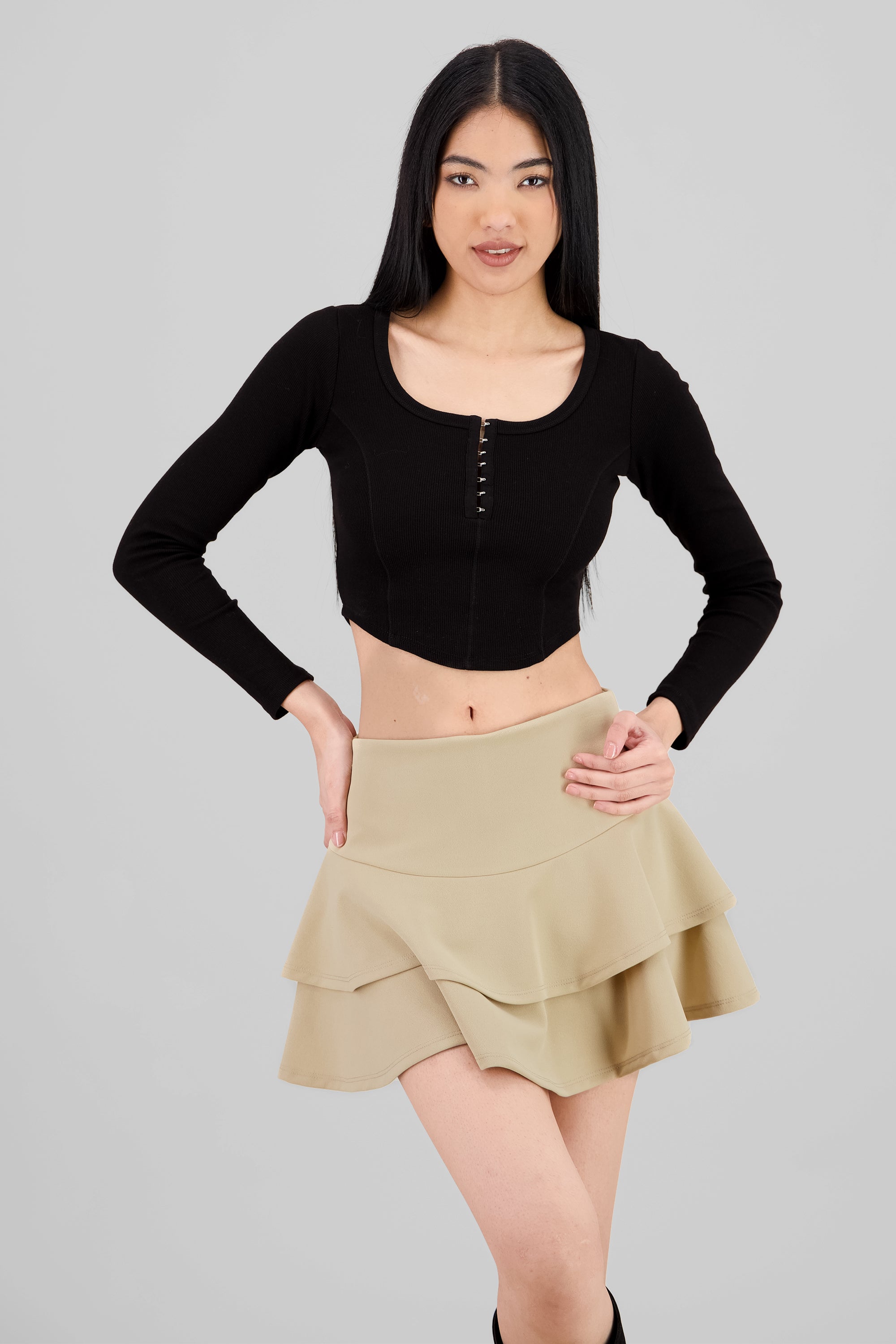 Tops manga larga escote cuadrado con broches NEGRO