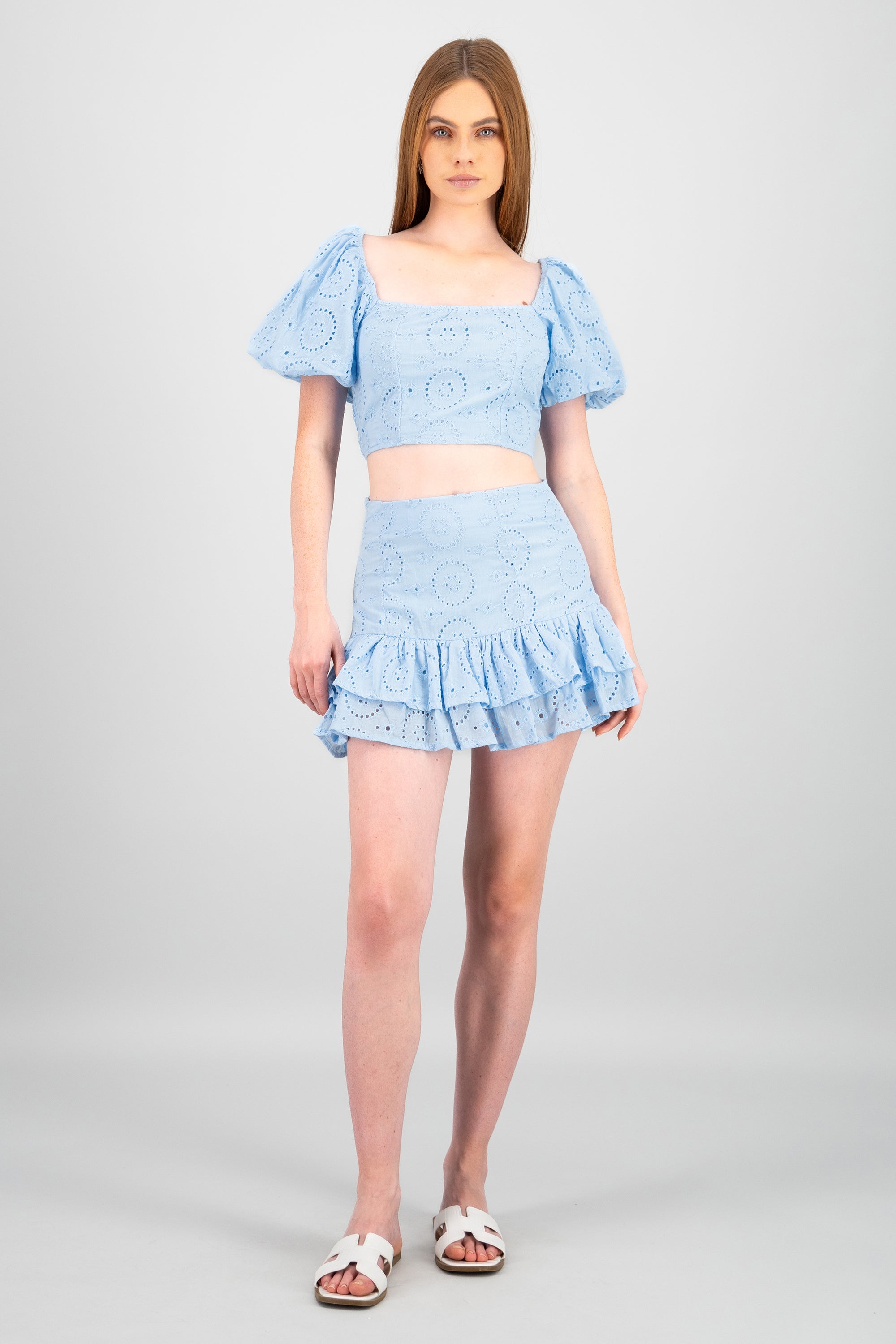 Falda mini olanes textura bordada AZUL CIELO