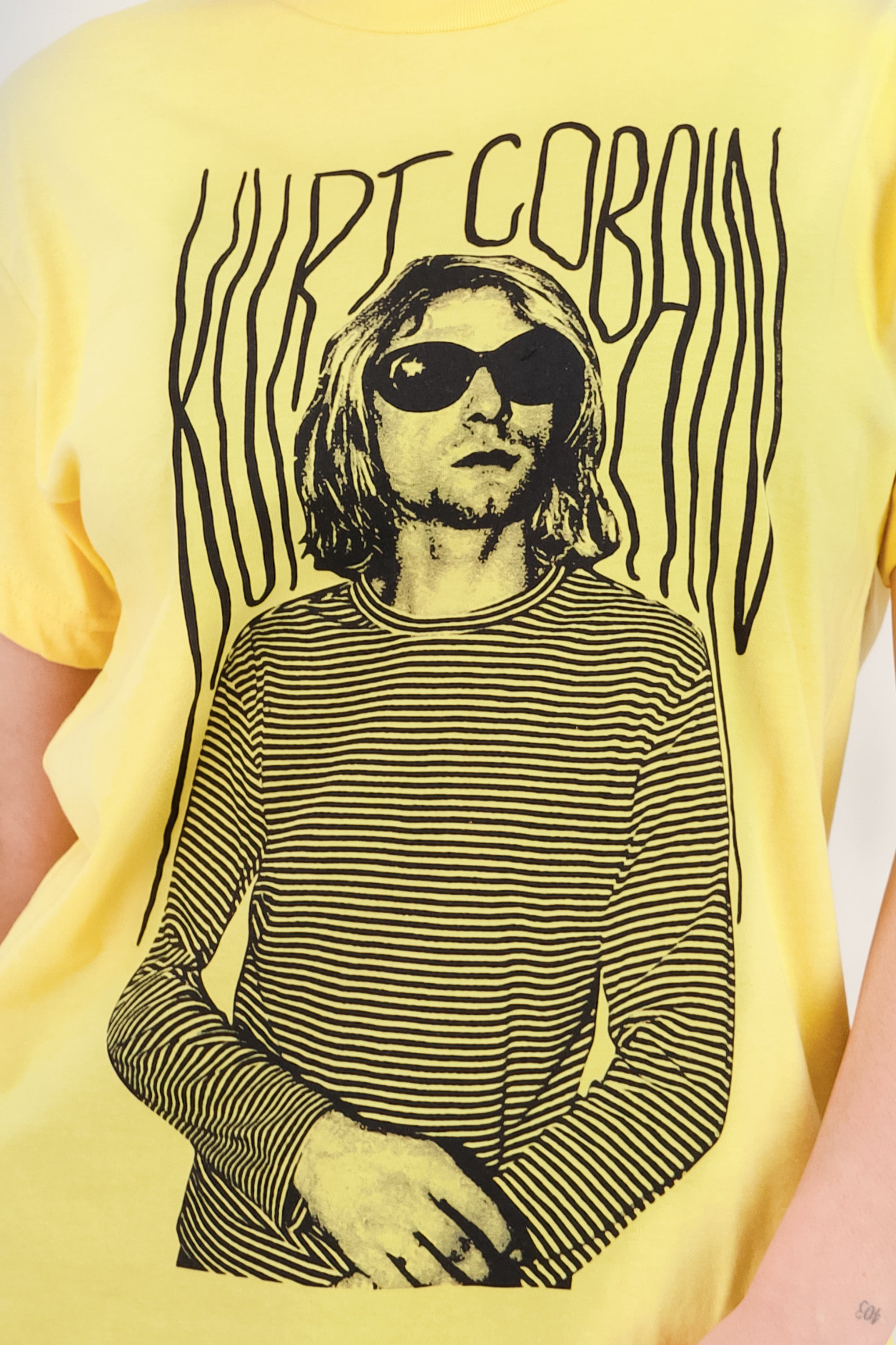 Playera kurt cobain lentes AMARILLO PASTEL