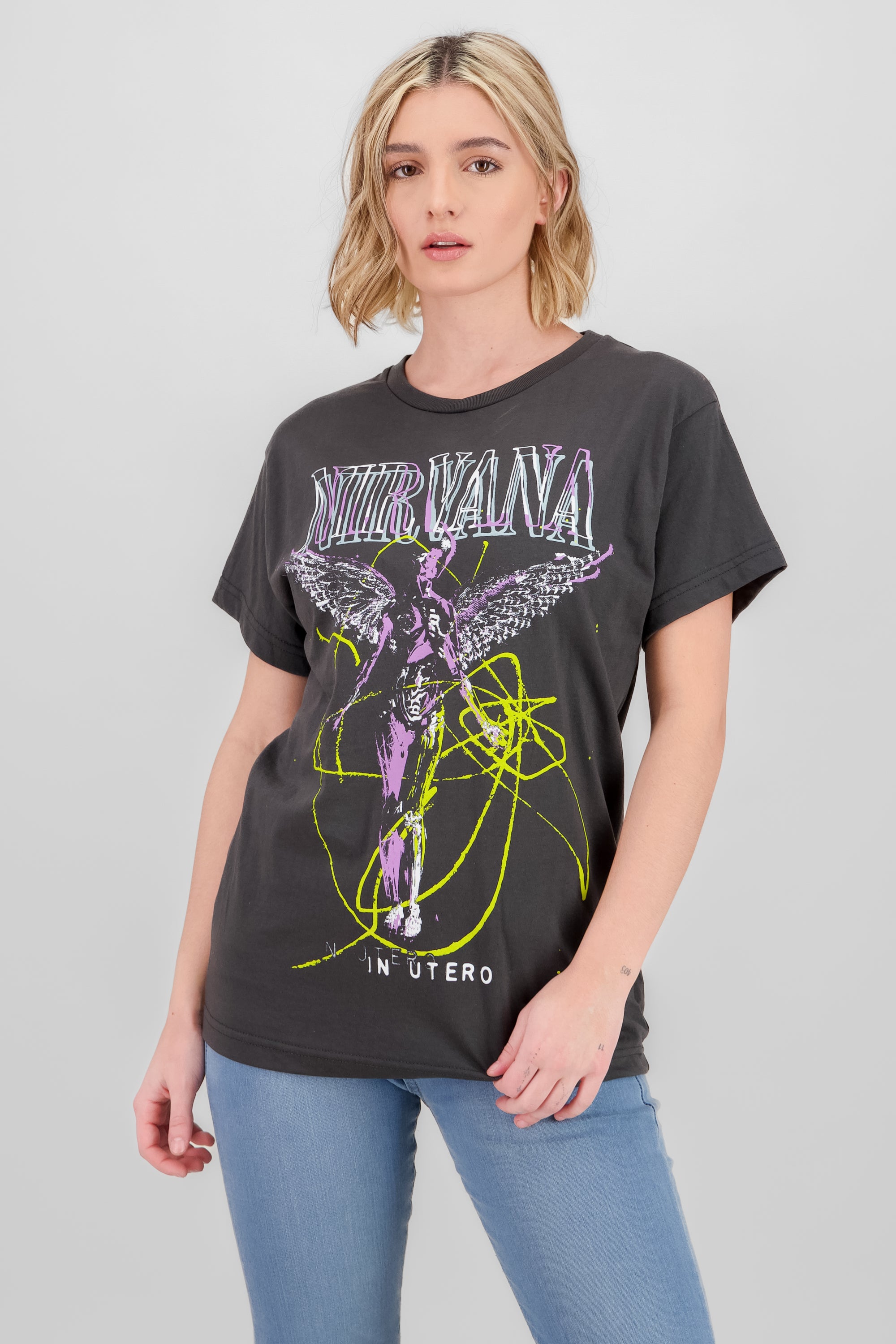 Playera over nirvana graffiti GRIS OBSCURO