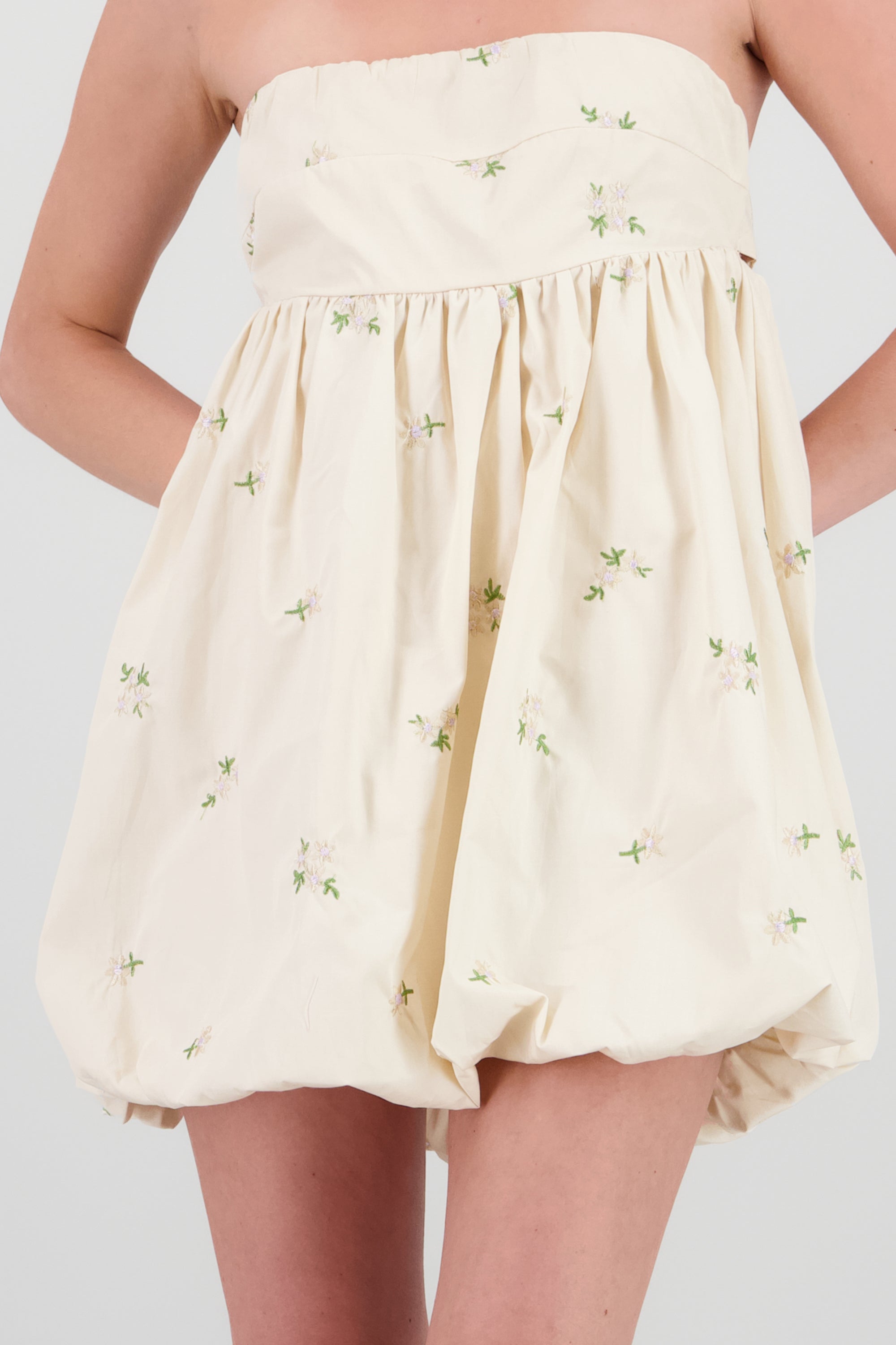 Vestido popelina bordada con moños Hypsters CREMA