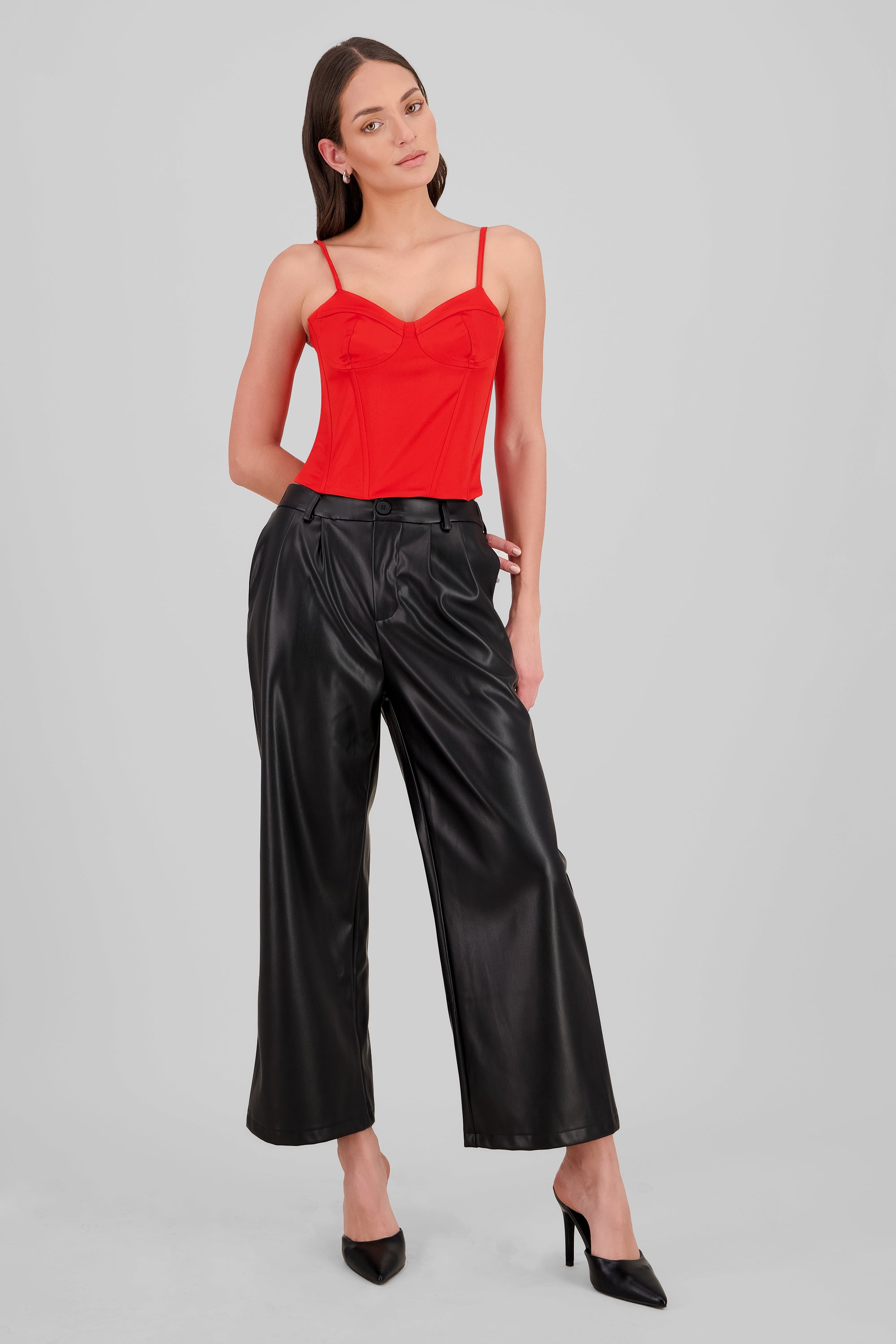 Pantalon amplio efecto piel NEGRO