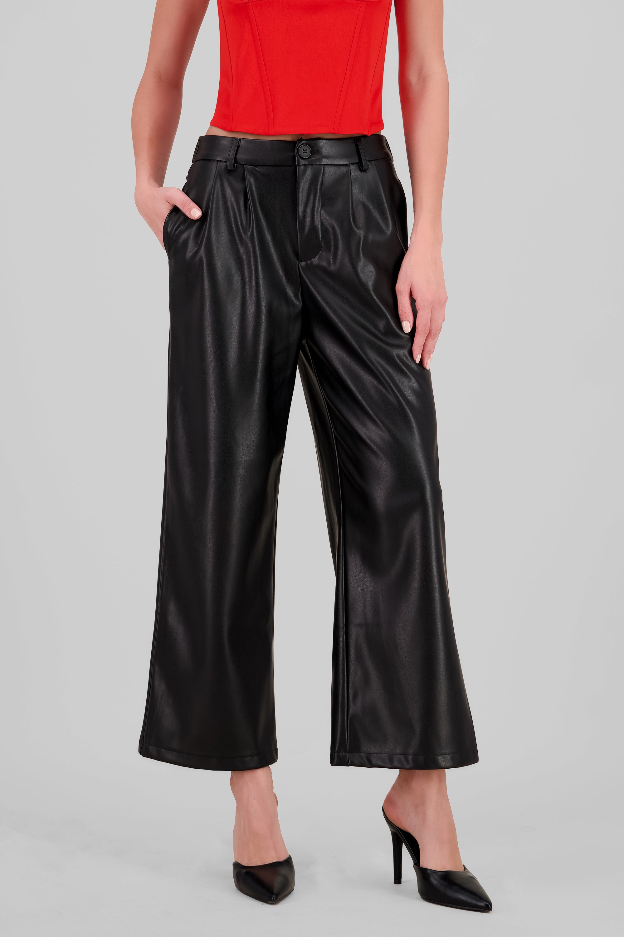 Pantalon amplio efecto piel NEGRO