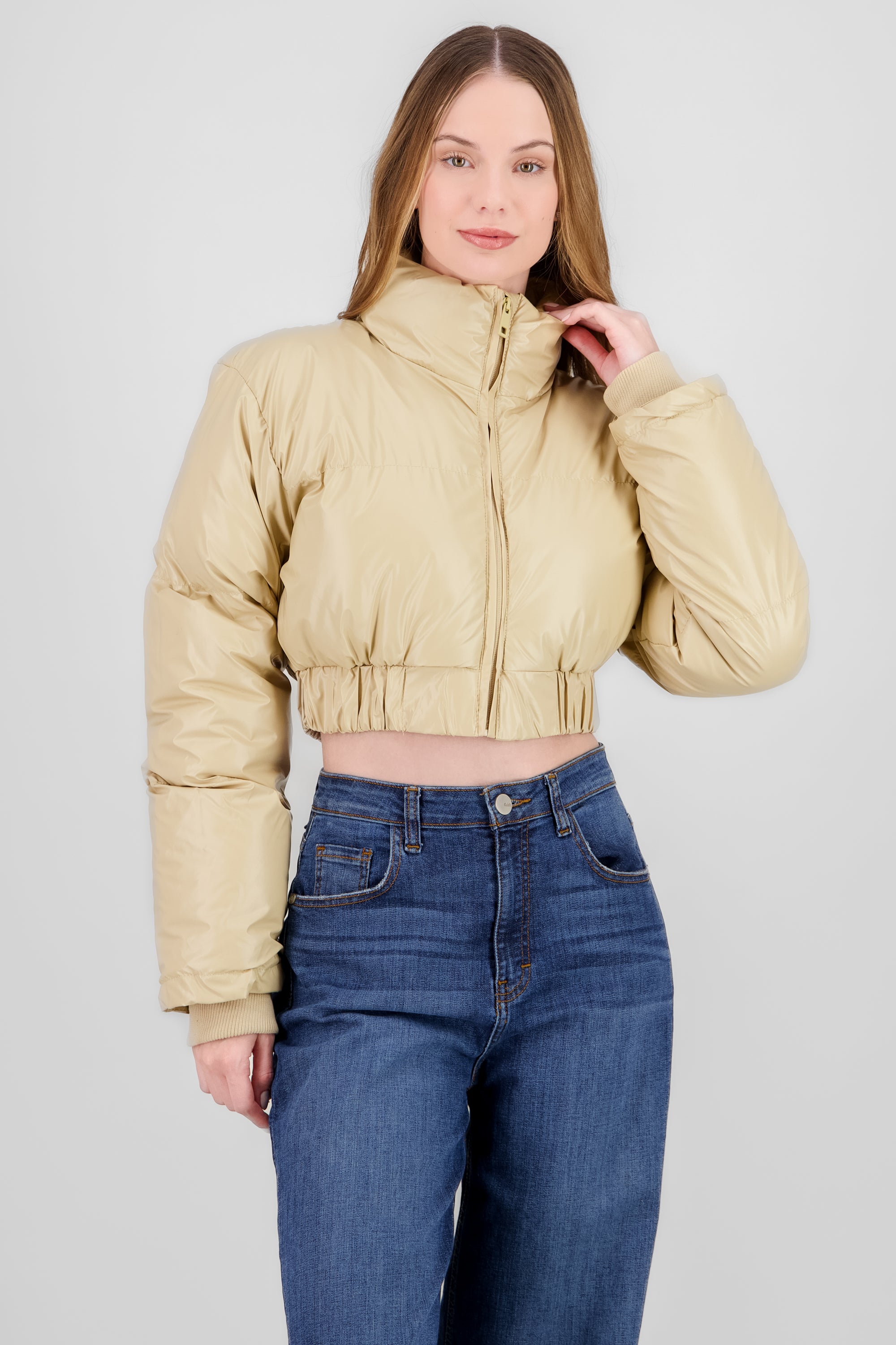 Chamarra crop capitonada BEIGE