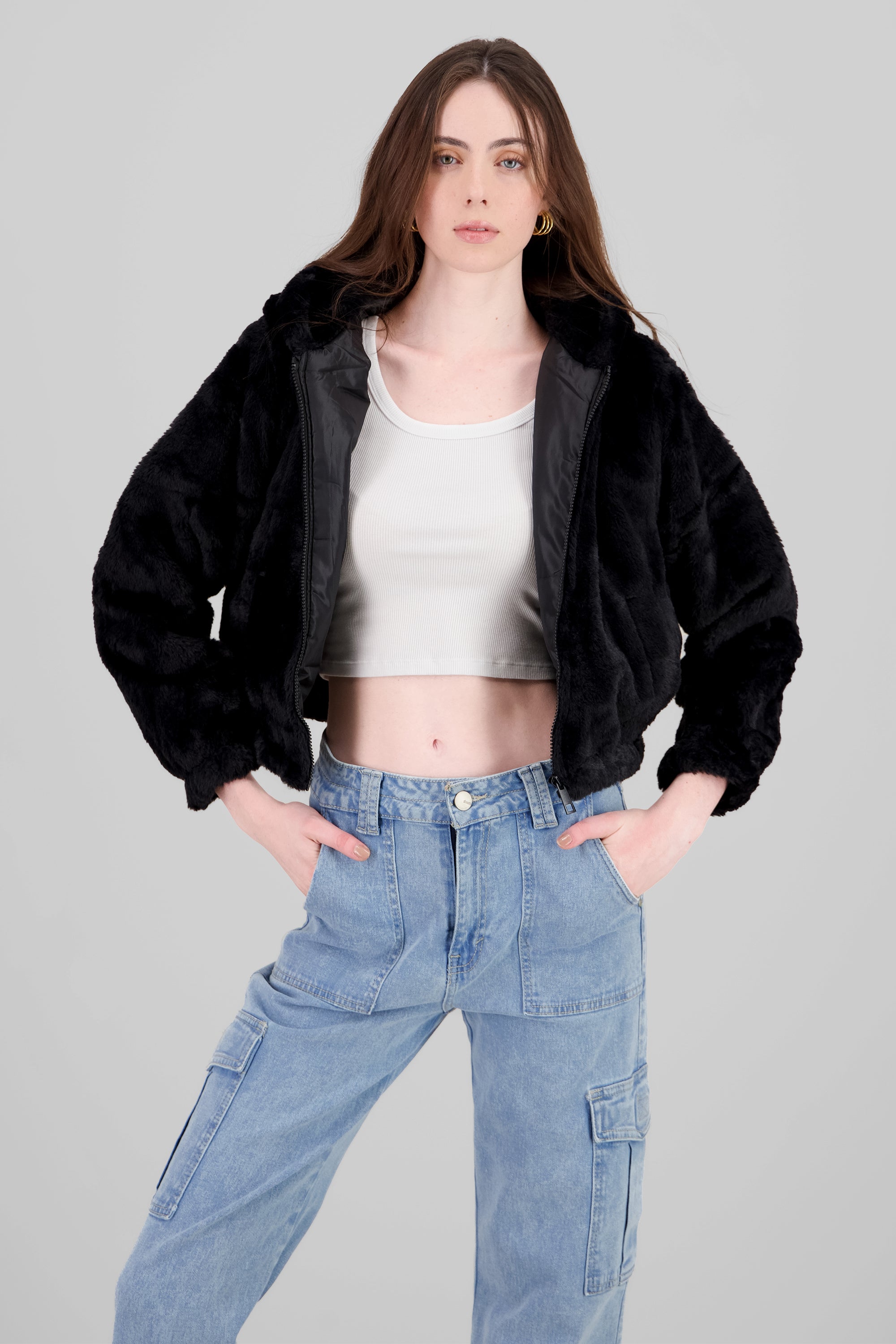 Chamarra crop peluche NEGRO