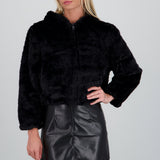Chamarra crop peluche