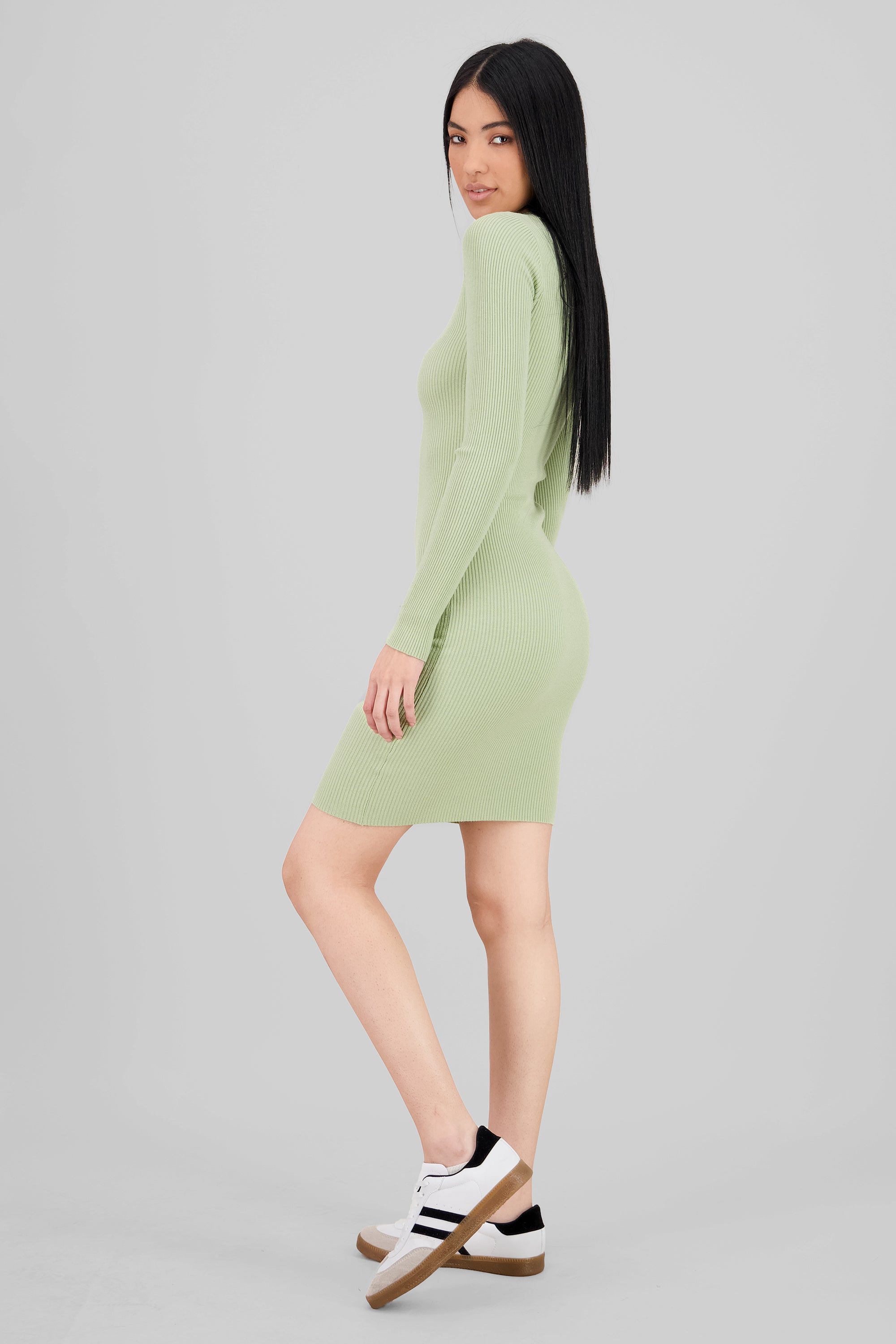 Vestido midi tejido manga larga VERDE CLARO