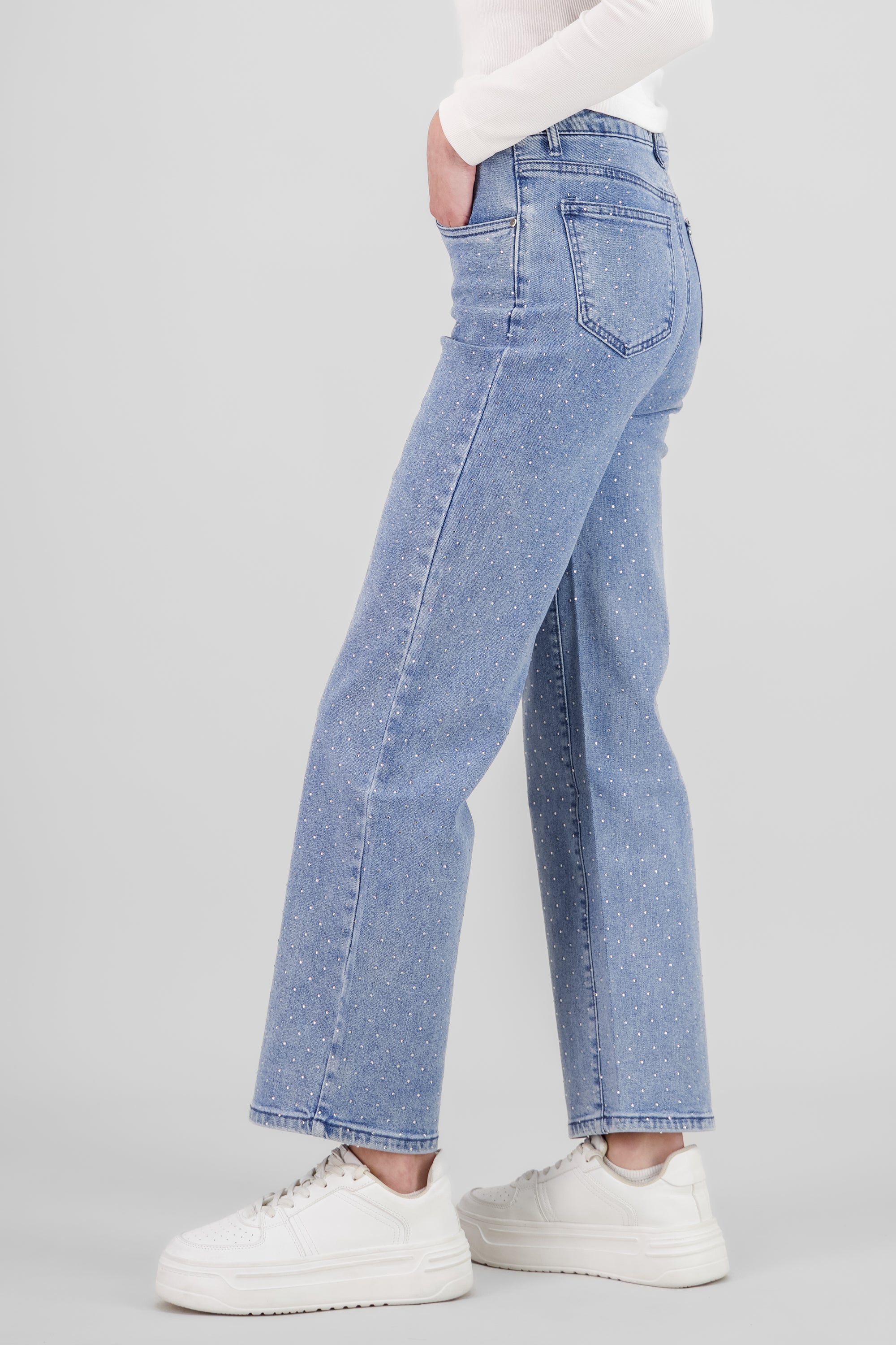 JEANS STRAIGHT BRILLOS MEDIUM WASH