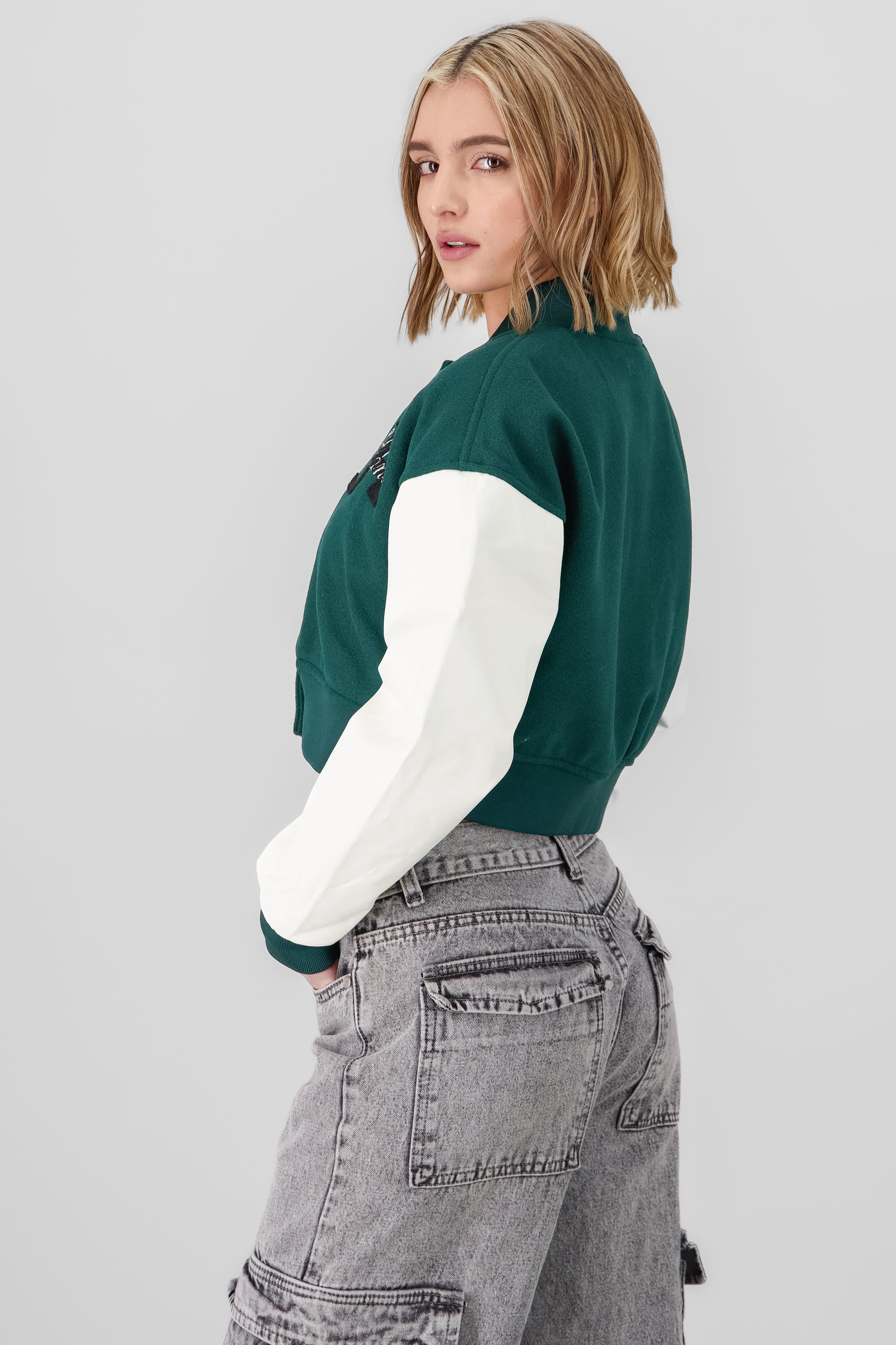 Bomber jacket contraste mangas VERDE CAZADOR