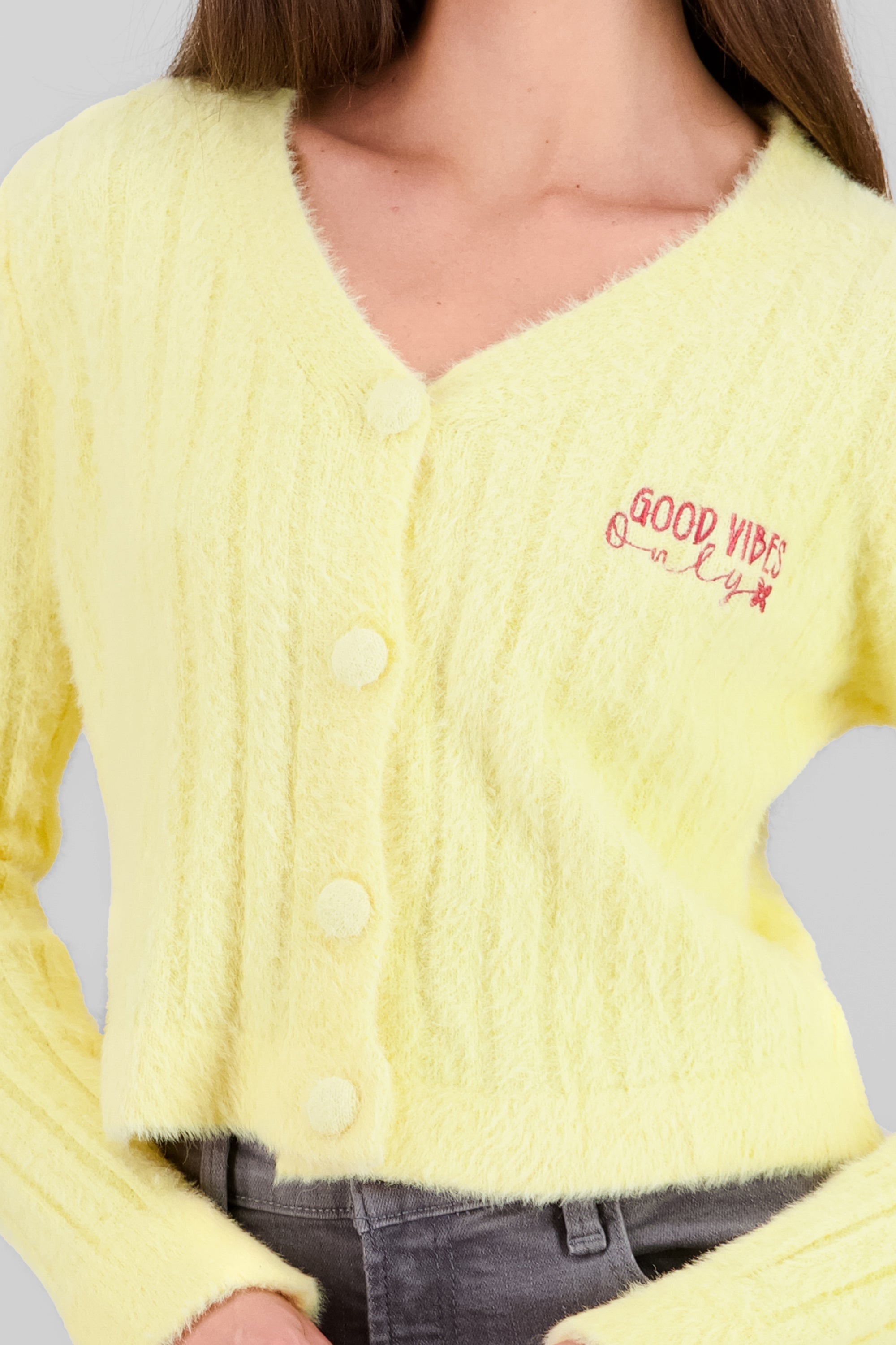 Cardigan suave detalle parche AMARILLO PASTEL