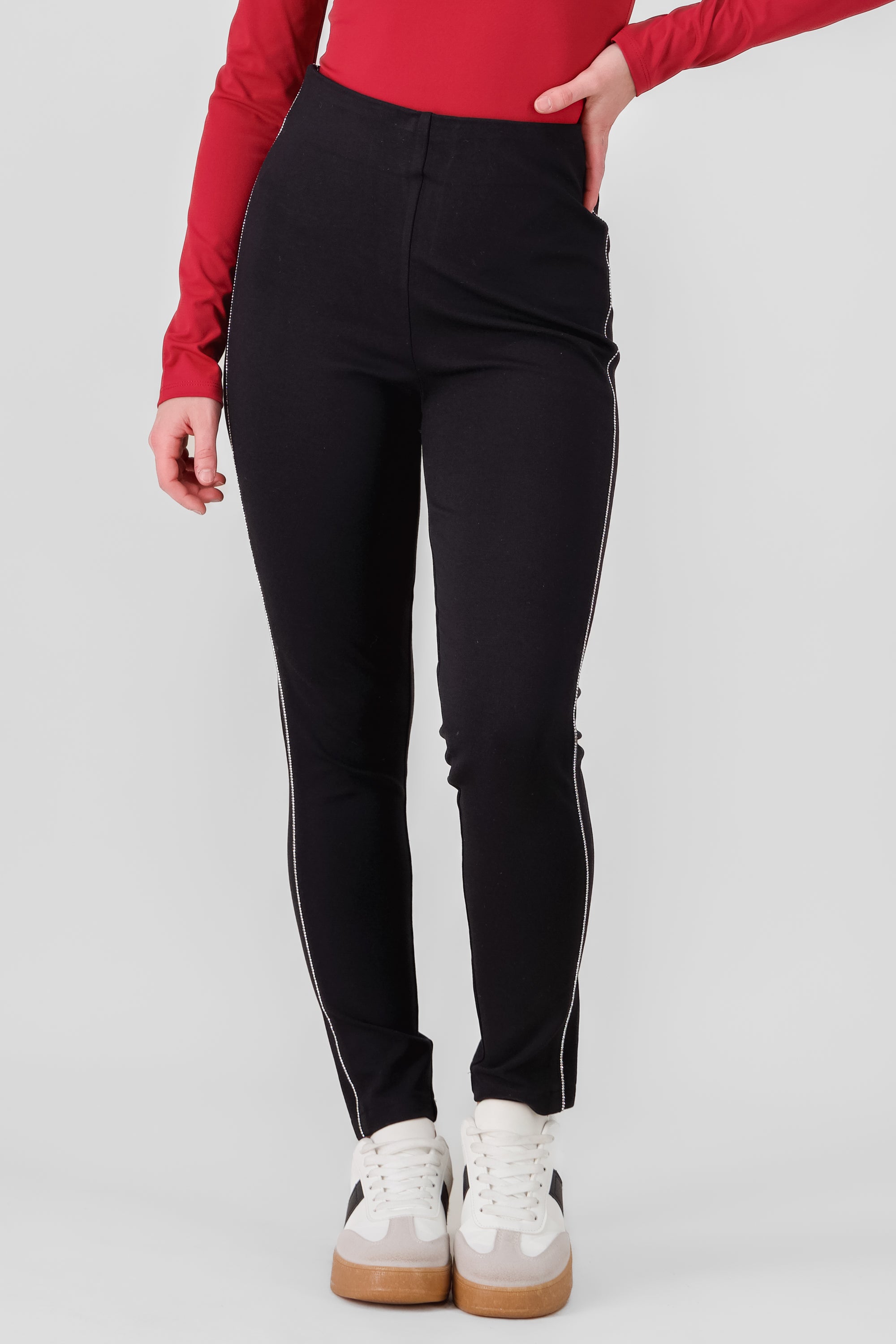 Pantalon detalle brillos NEGRO