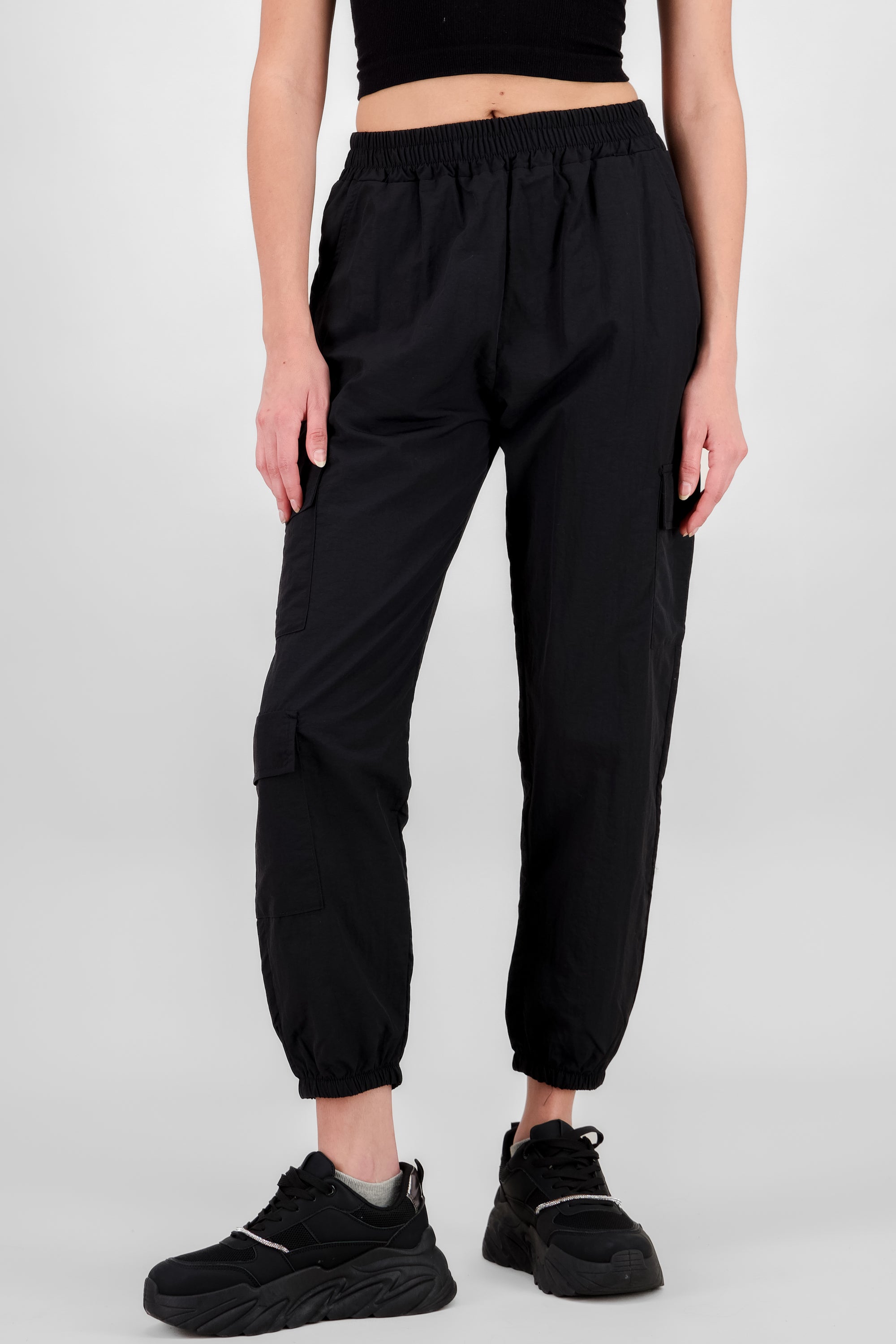 Pantalon cargo resorte NEGRO