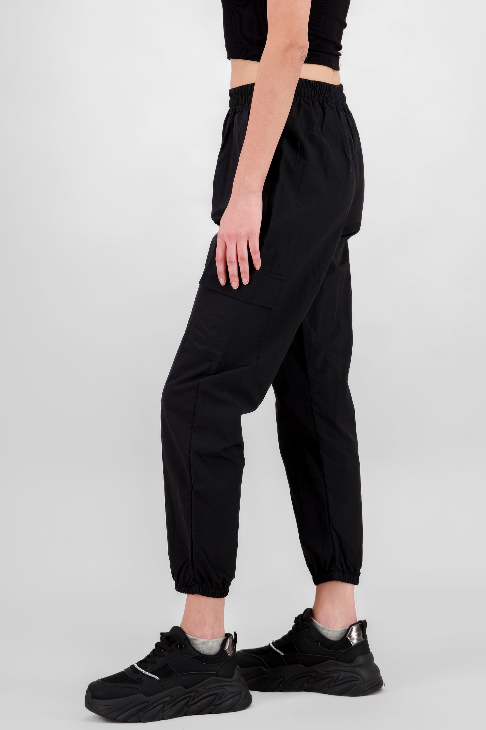 Pantalon cargo resorte NEGRO