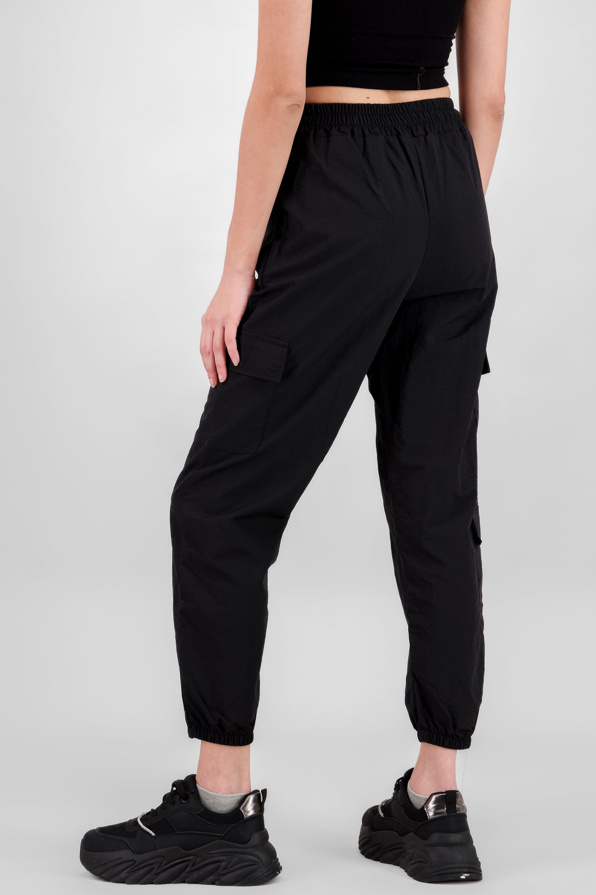 Pantalon cargo resorte NEGRO