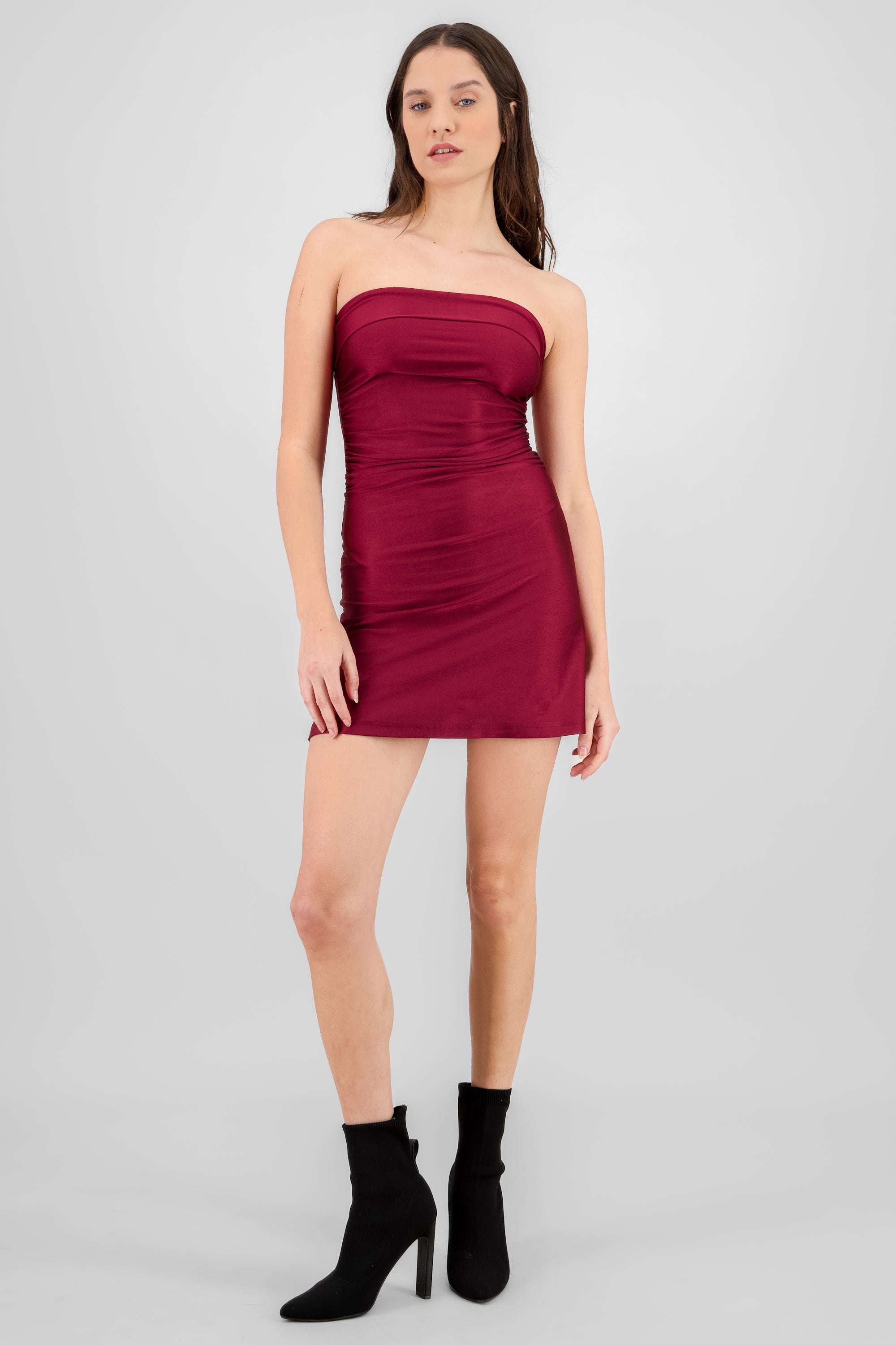 Vestido mini satinado strapples VINO