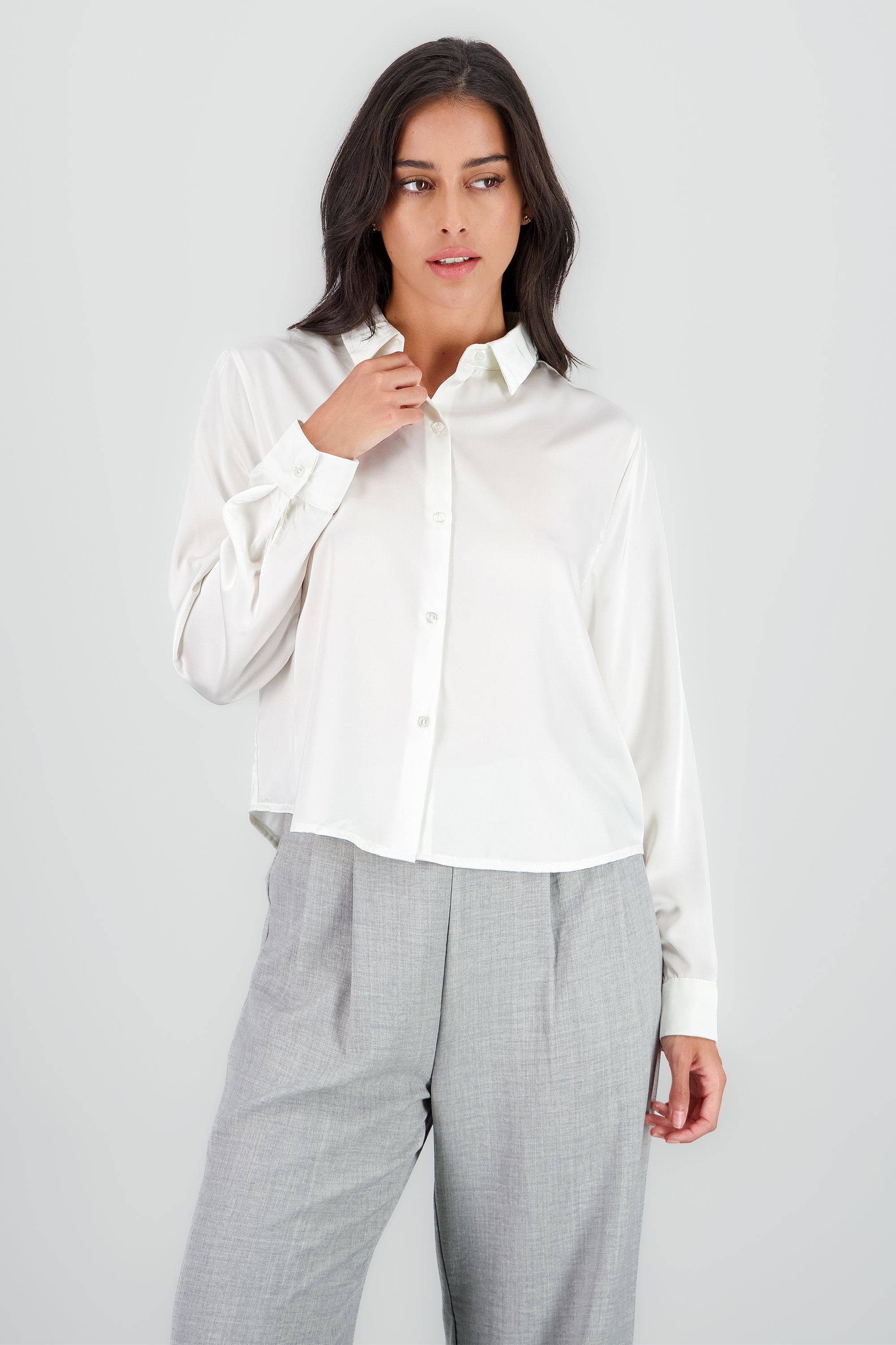 Camisa satinada lisa cropped BLANCO