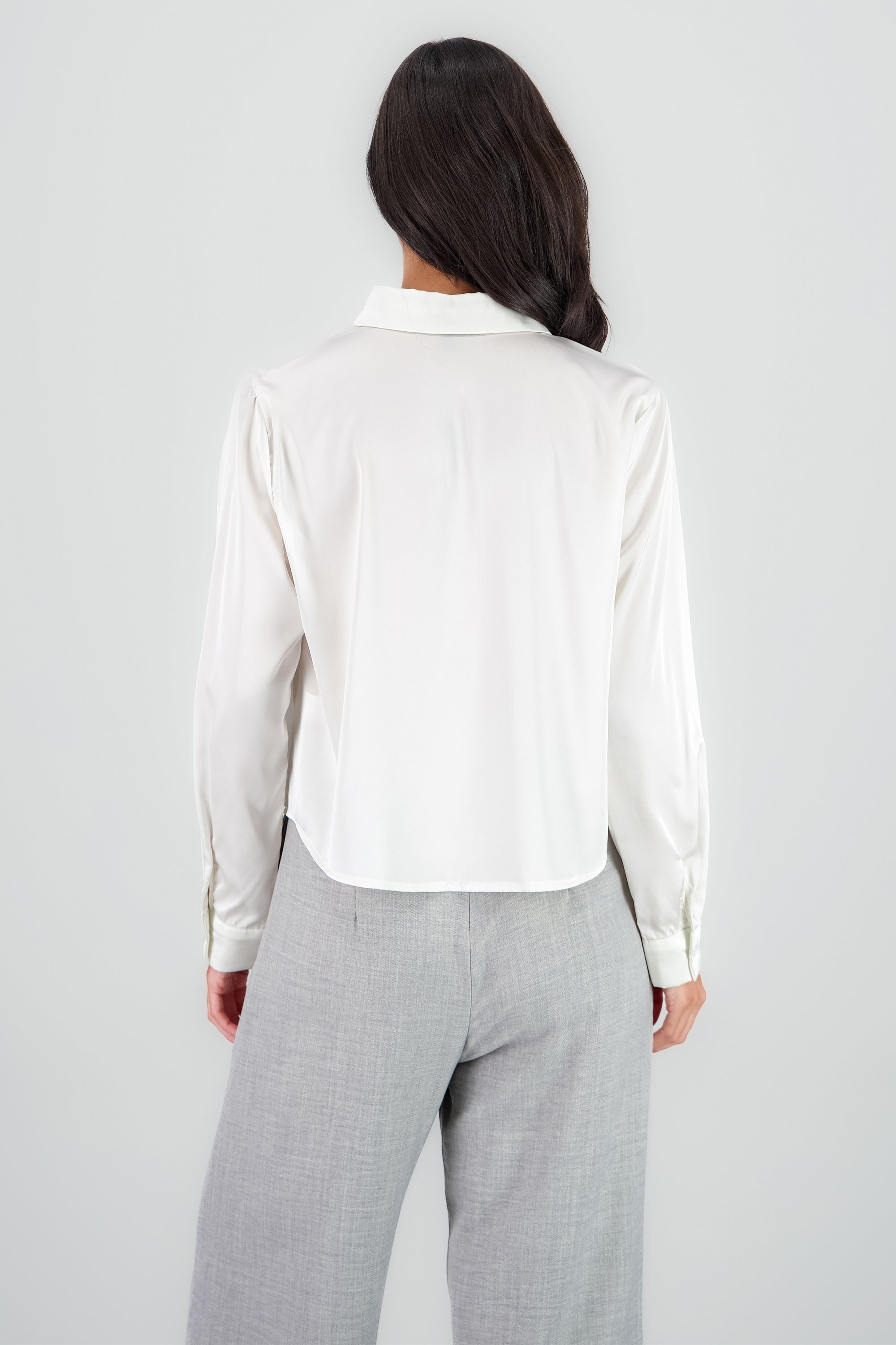 Camisa satinada lisa cropped BLANCO