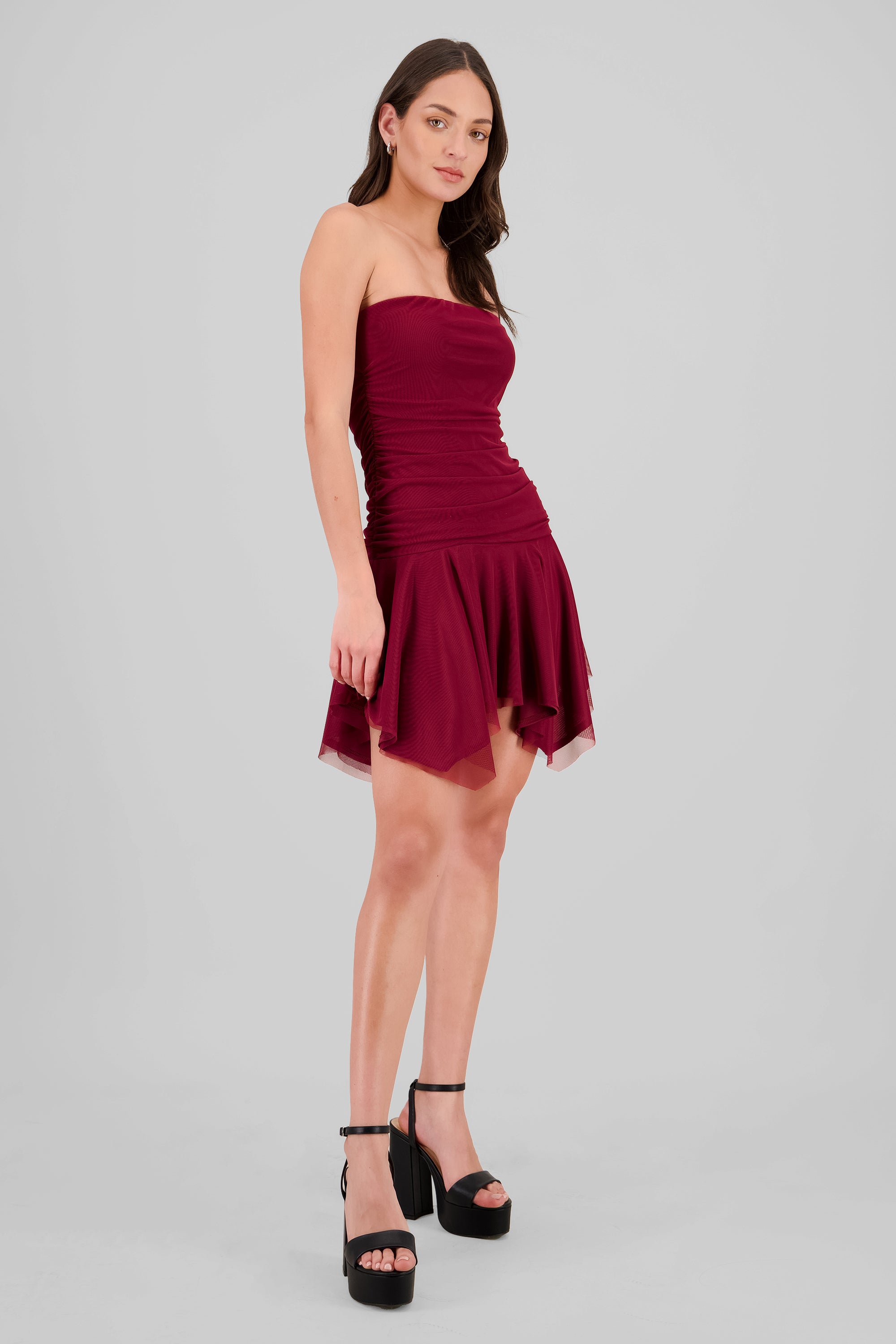 Vestido mini asimetrico de mesh