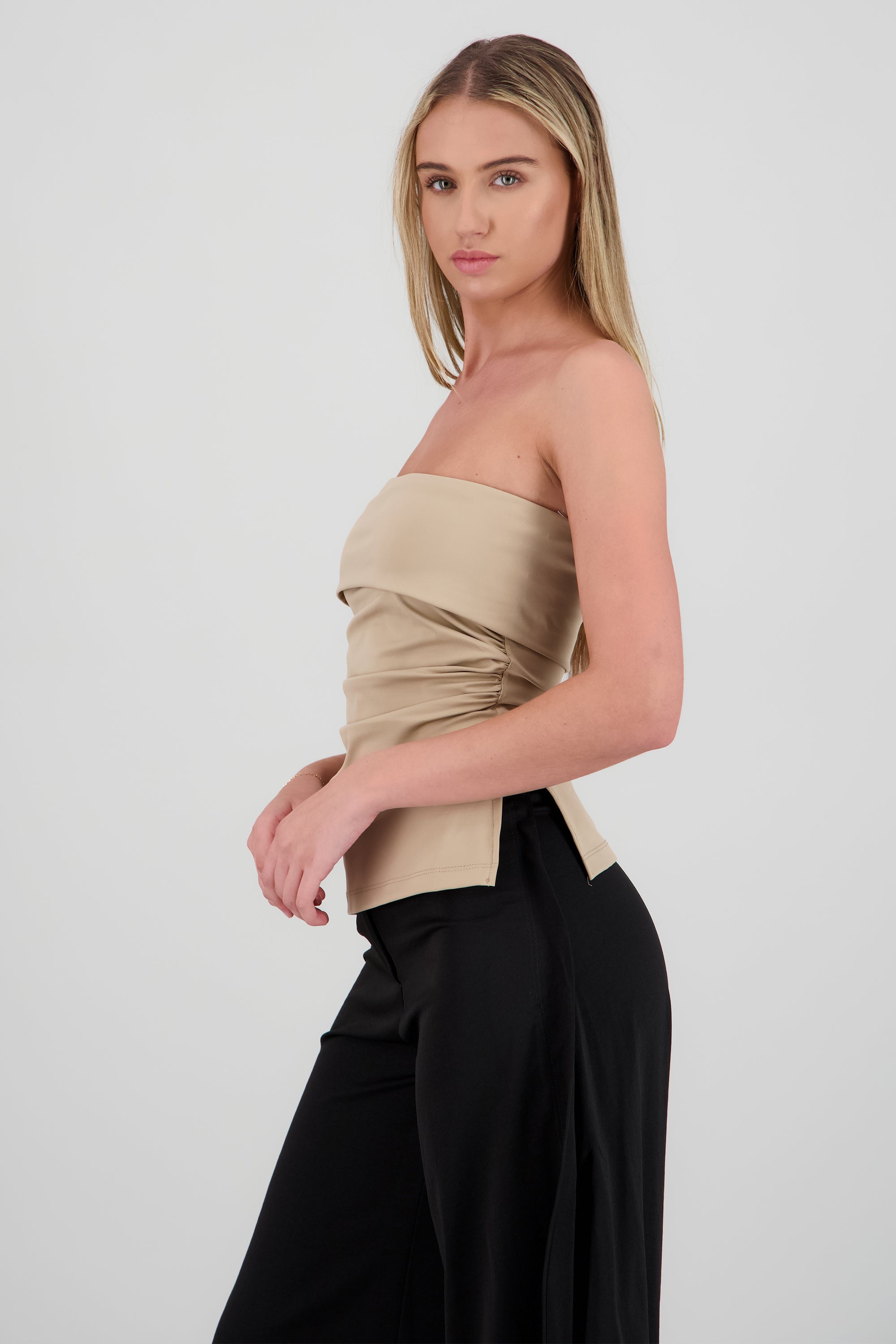 Top tubo con dobles escote TAUPE
