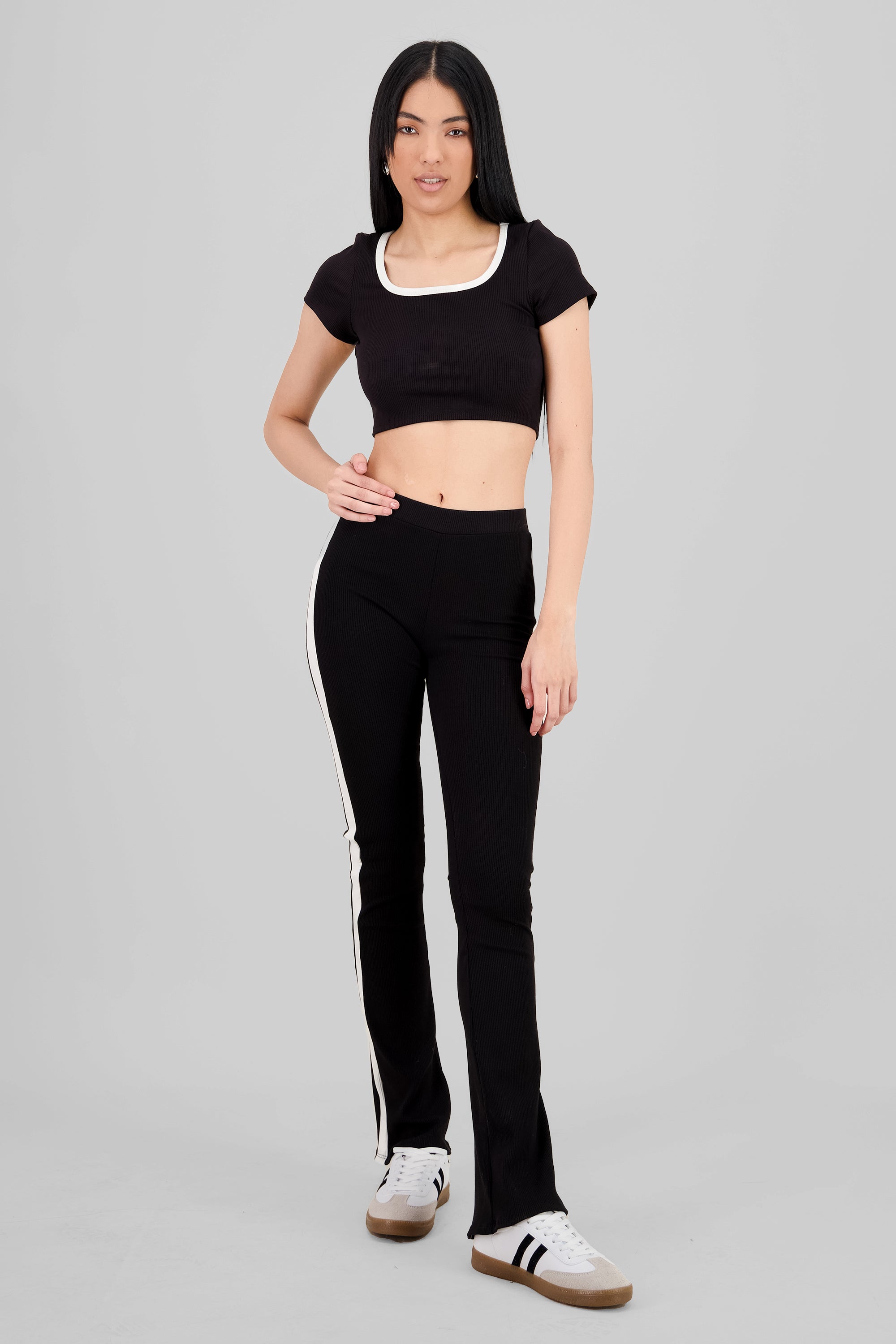 Pantalon flare rib detalle linea contraste NEGRO