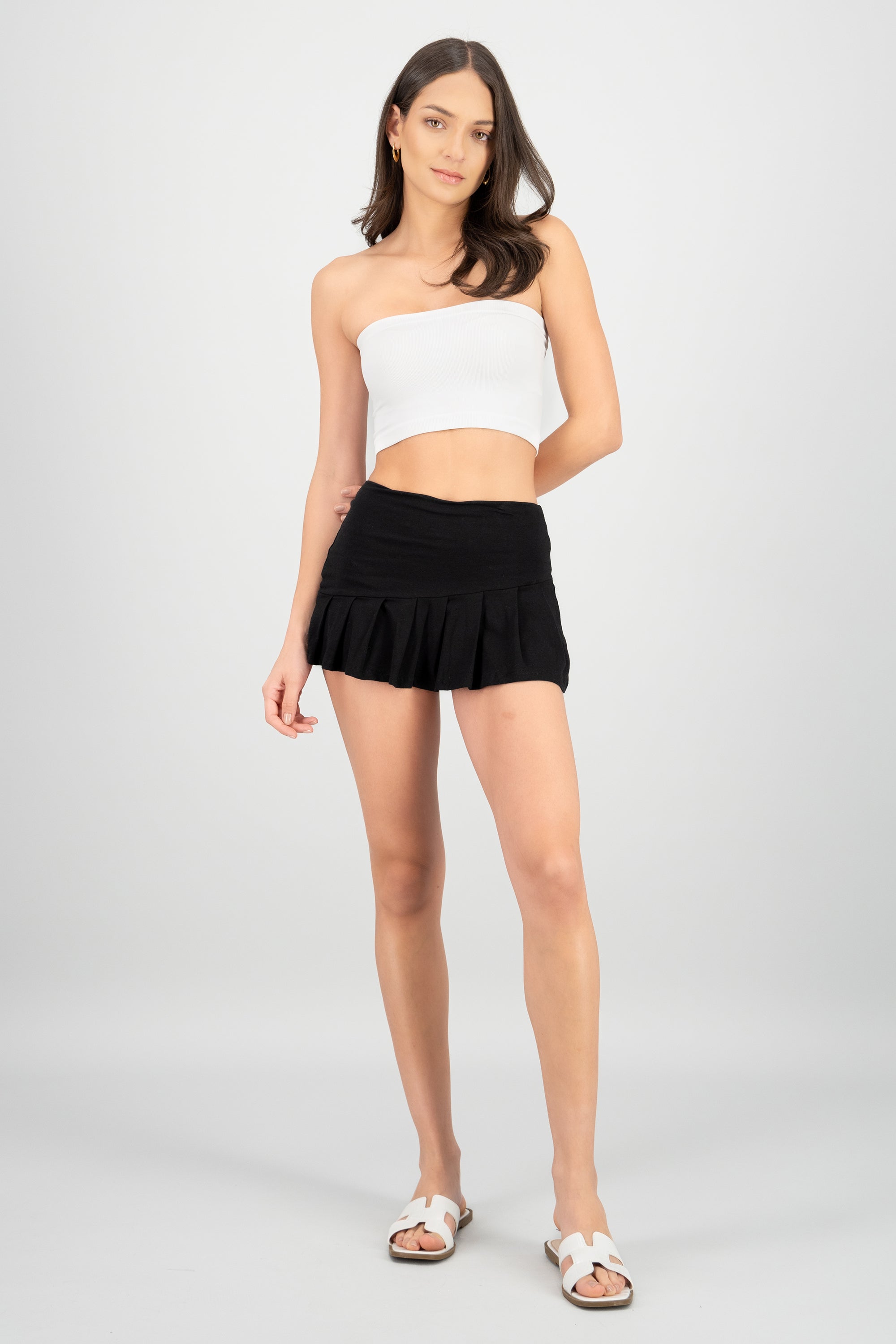 Falda short tableada diagonal NEGRO