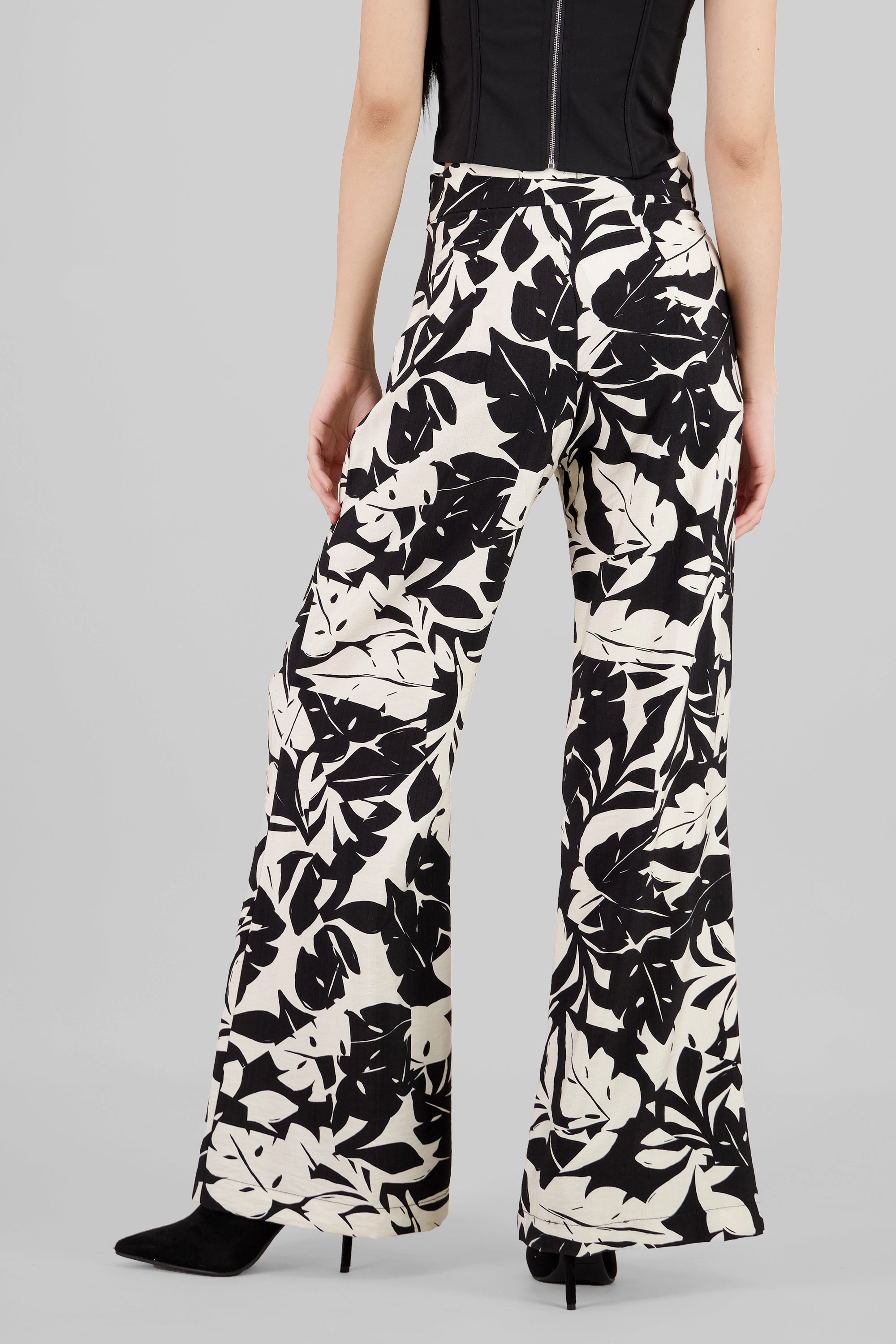 Pantalon amplio tropical detalle laso NEGRO COMBO