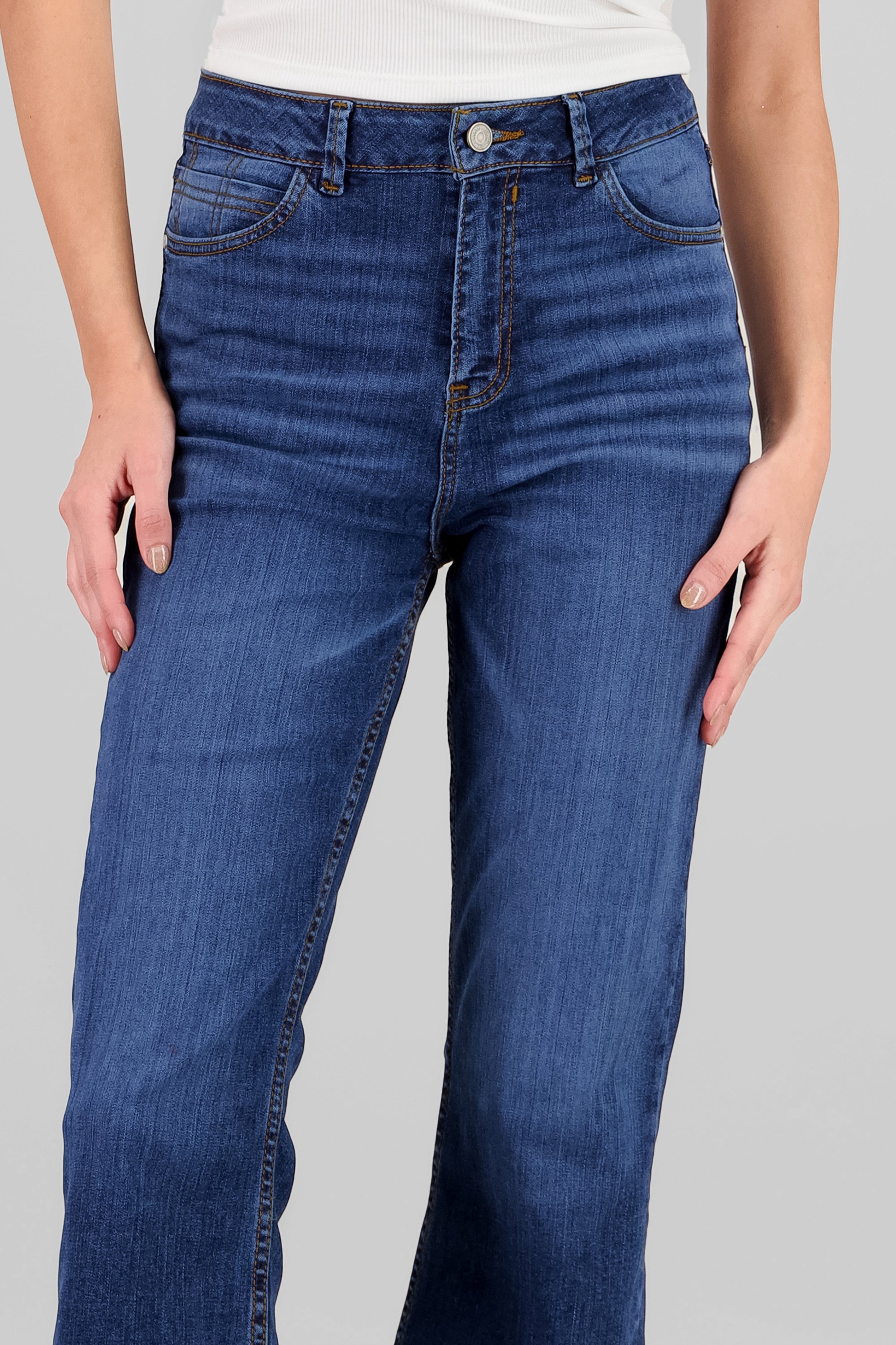 Jeans flare al corte DARK WASH