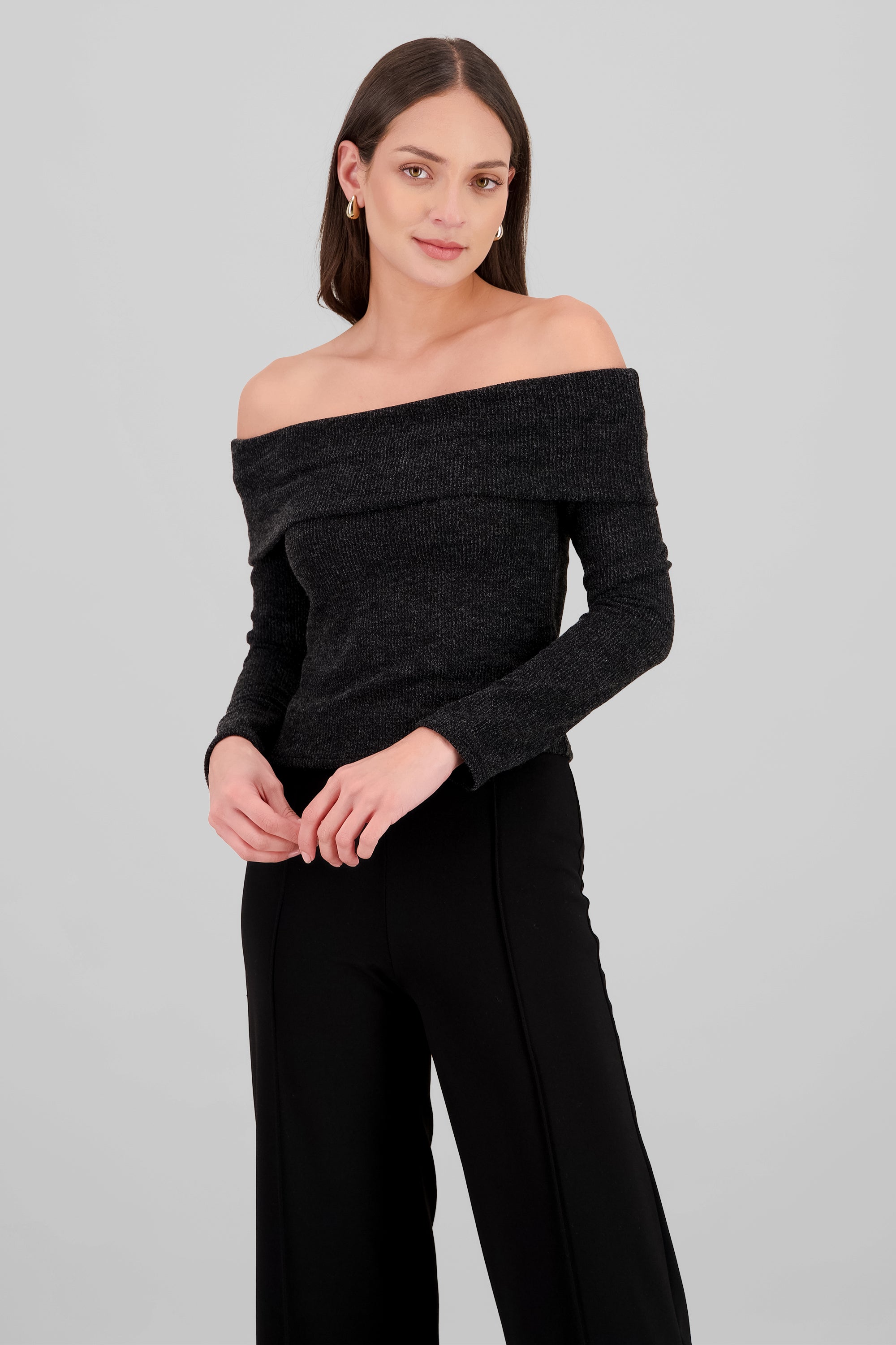 Top manga larga off shoulder detalle brillos NEGRO