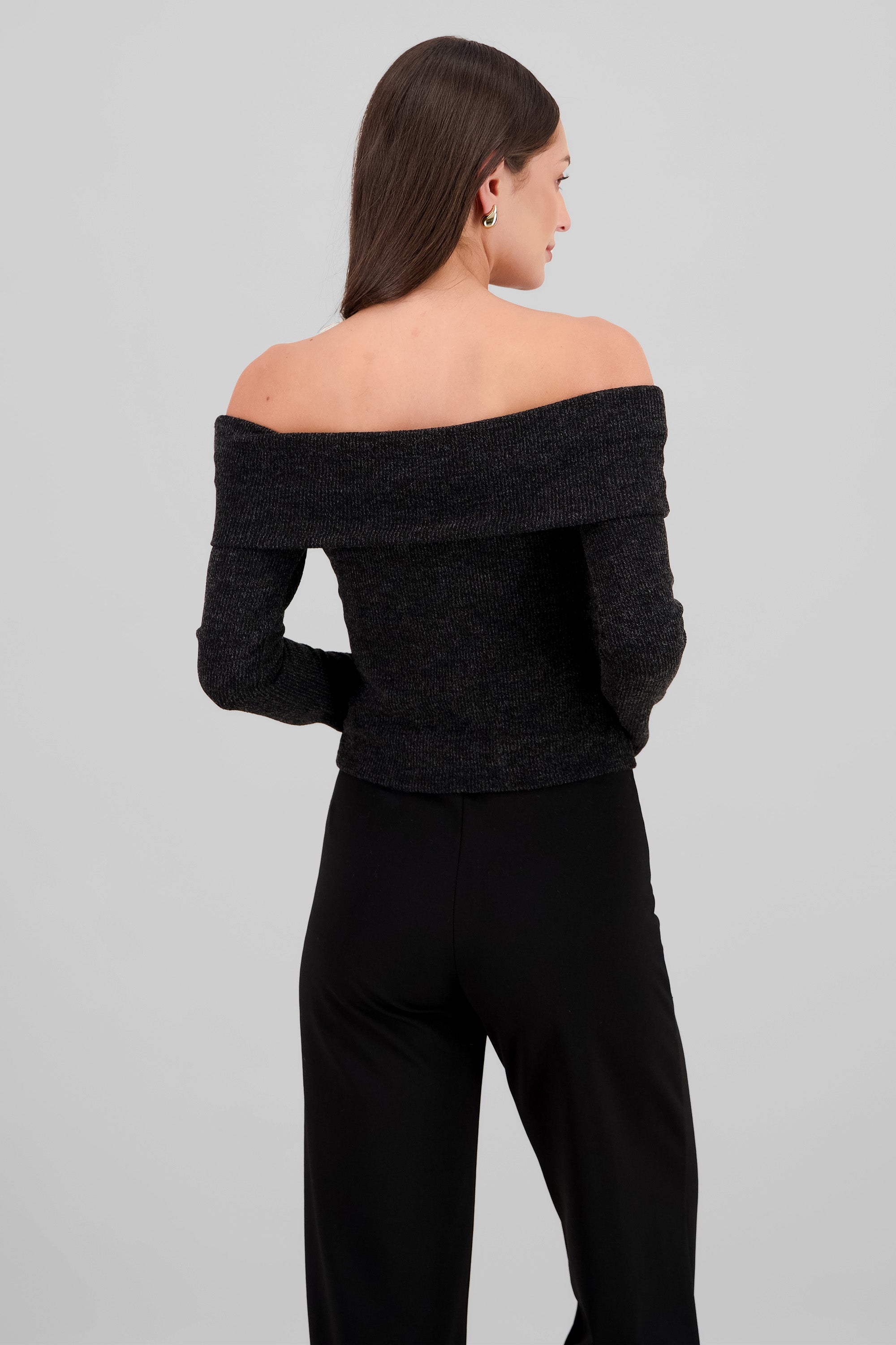 Top manga larga off shoulder detalle brillos NEGRO