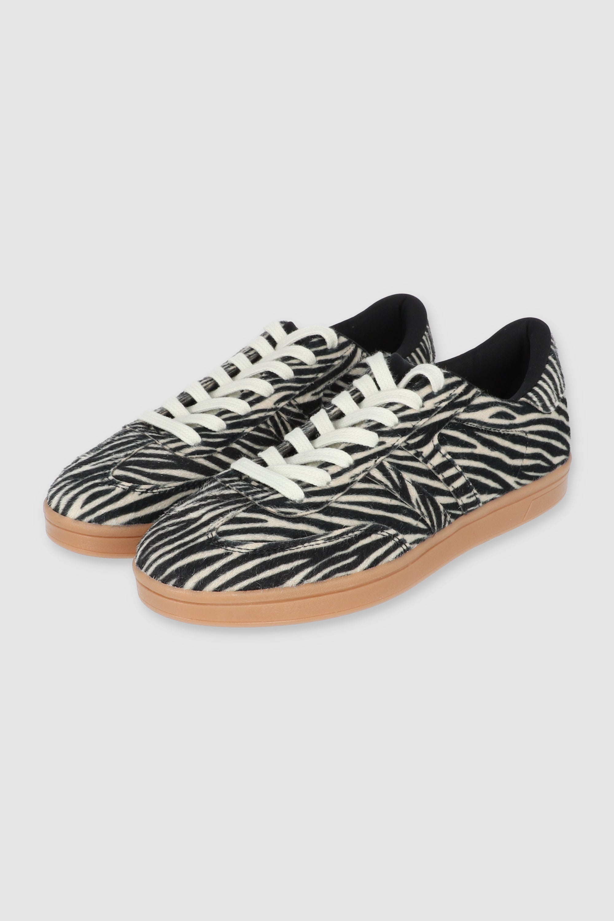 TENIS ANIMAL PRINT LINEAS NEGRO COMBO