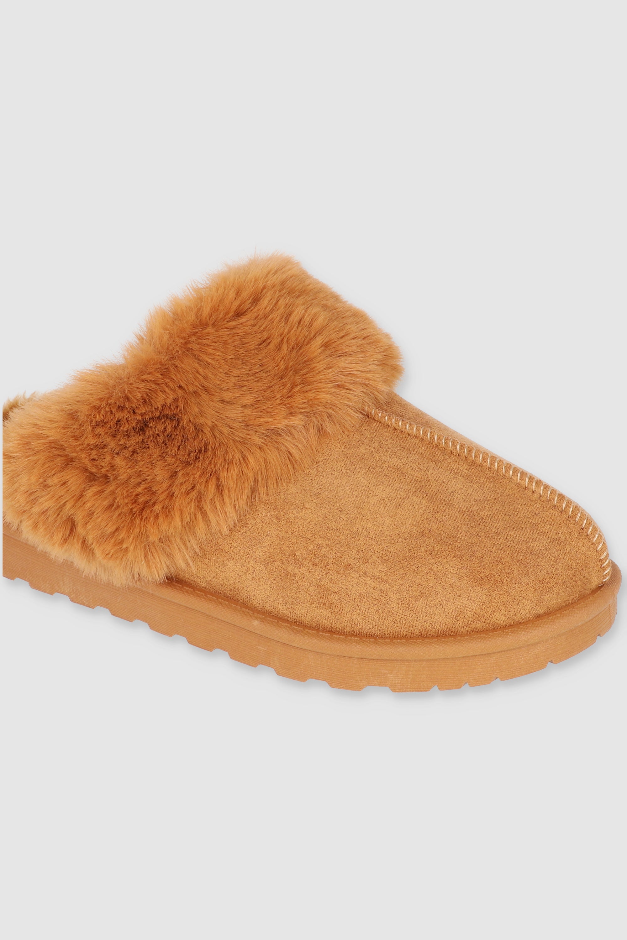 Pantufla zueco fluffy CAMELLO