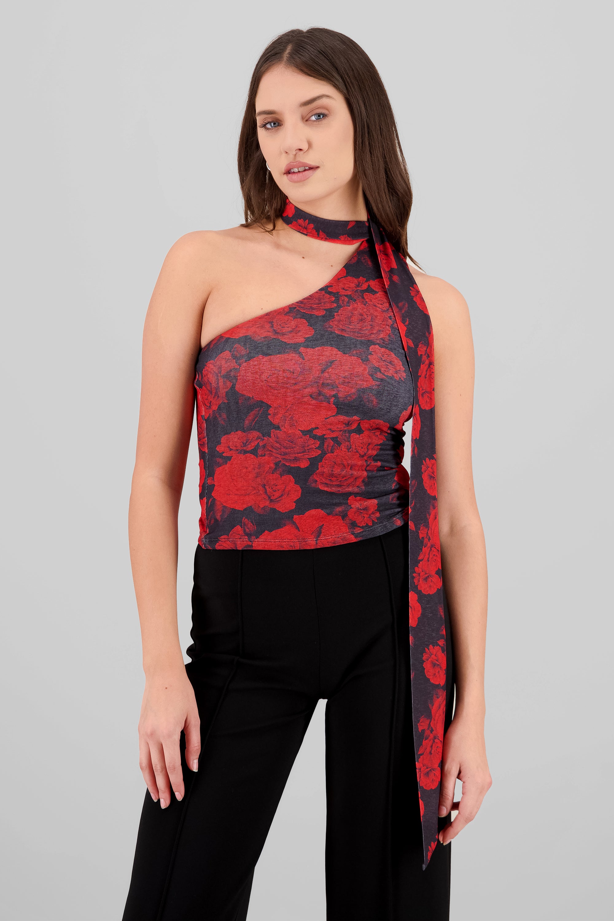Top de rosas asimetrico con detalle en cuello ROJO COMBO