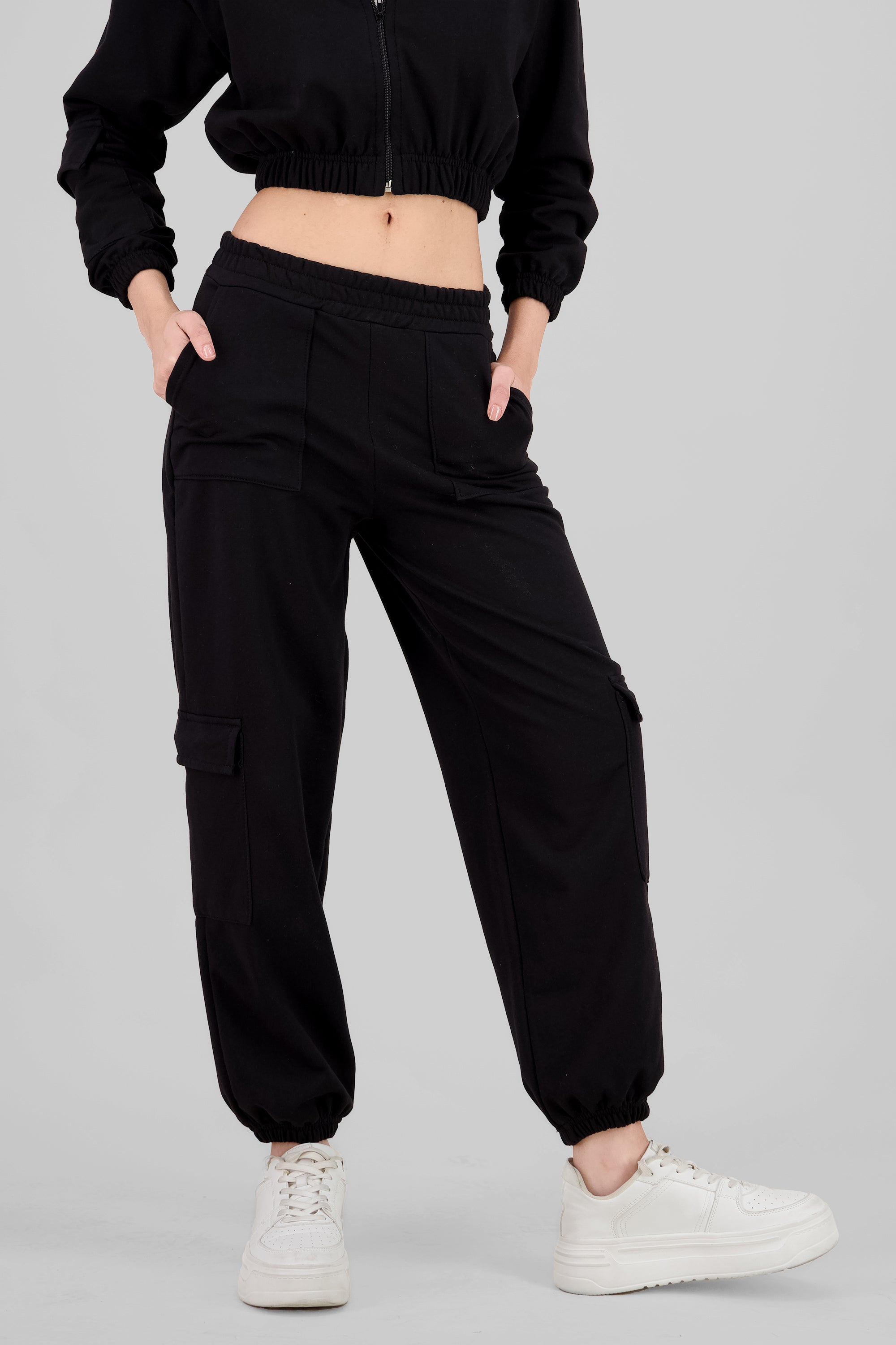 Pantalon cargo resorte bolsillos NEGRO